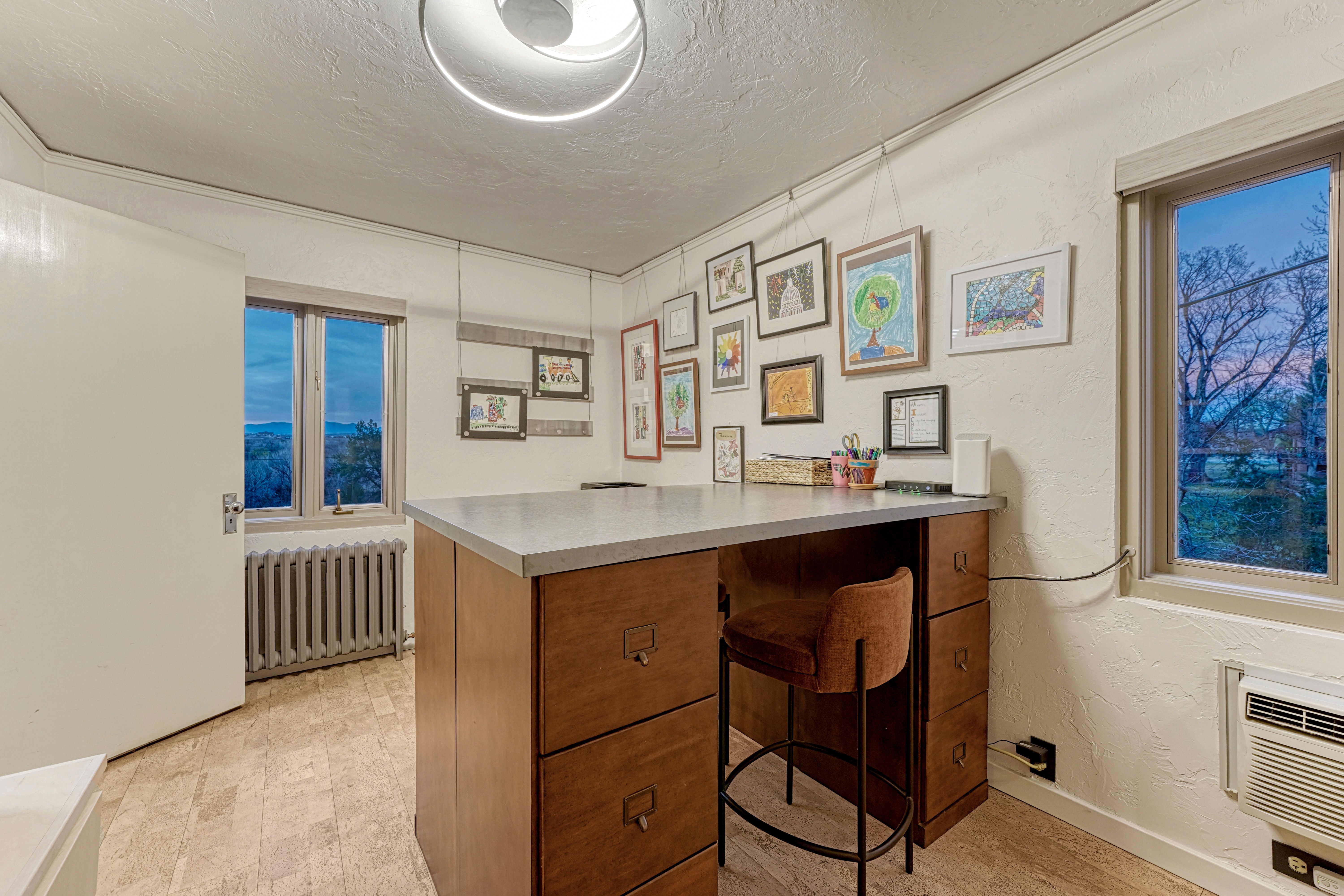  Introducing the Harold Florman House, a Rare and Authentic 1939 Pueblo Revival - 物件實景