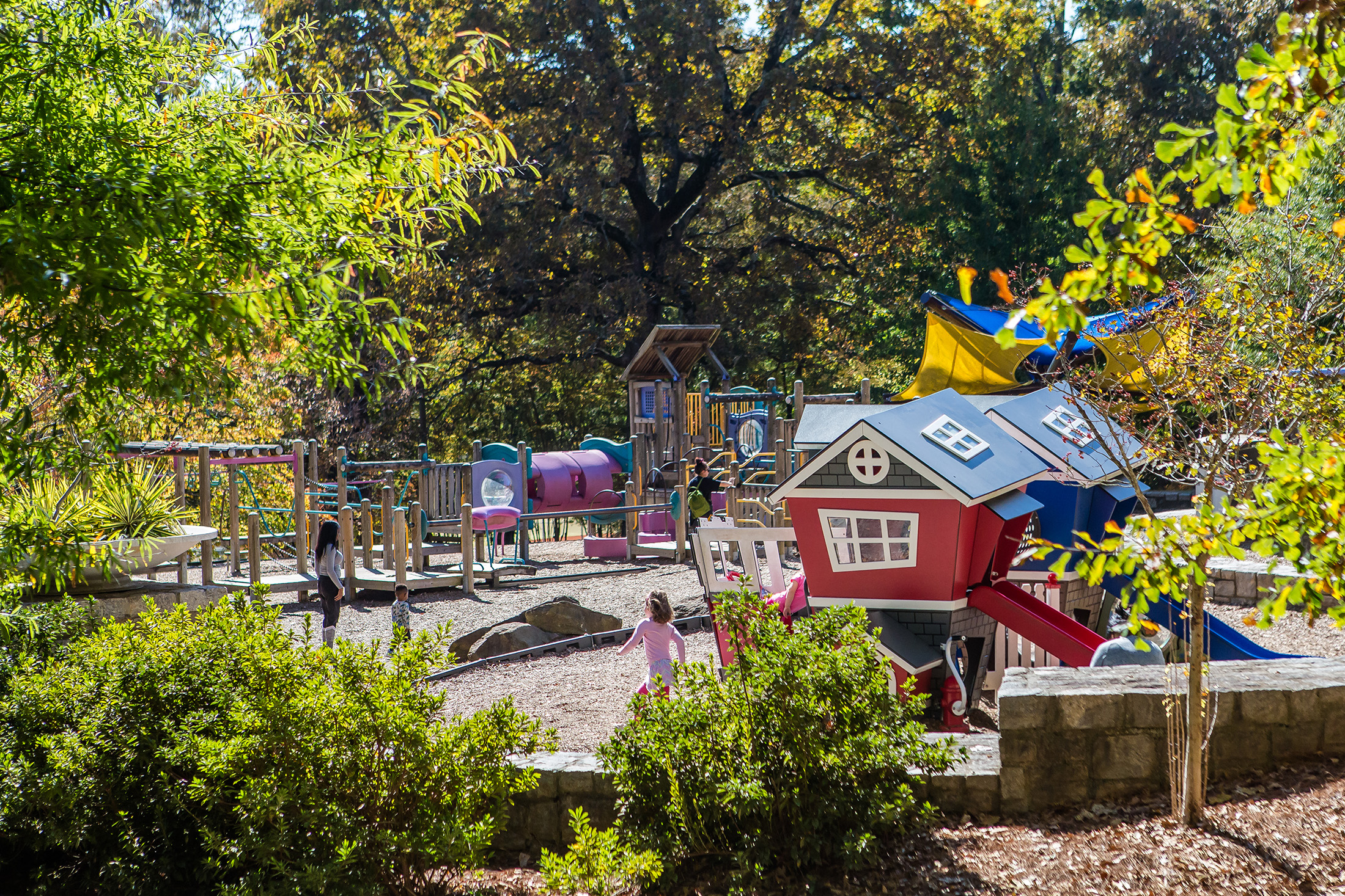  Private Estate for Multigenerational Living - Directly Across from Chastain Park - 物件實景