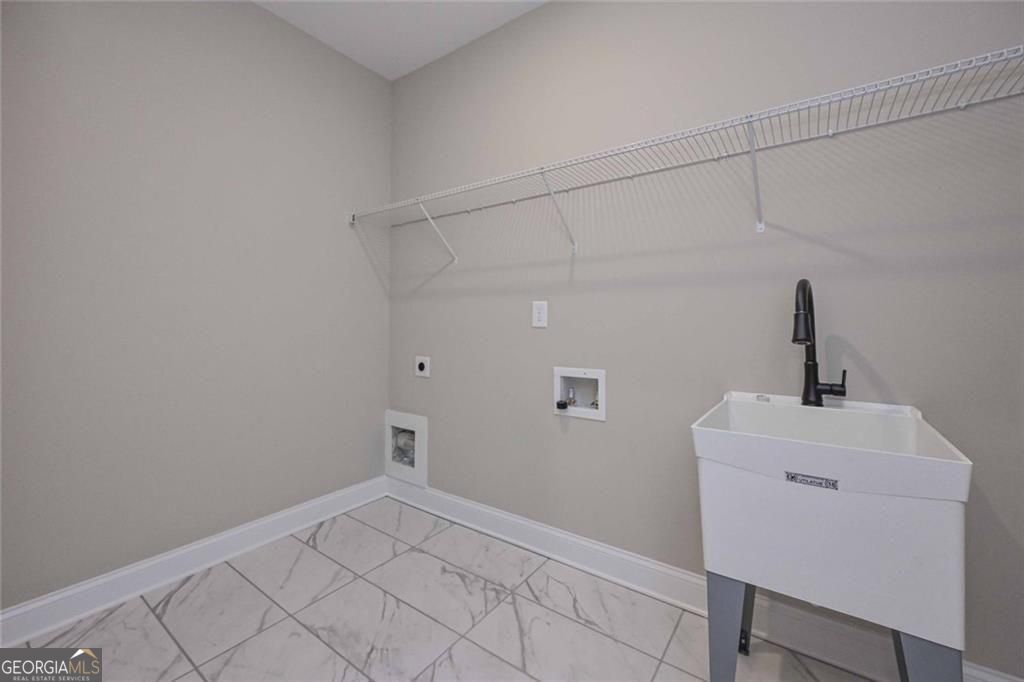 Douglasville, Georgia, 30135, United States, 5 Bedrooms Bedrooms, ,5 BathroomsBathrooms,Residential,For Sale,1876885