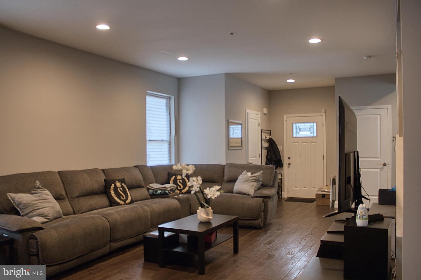 Baltimore, Maryland, 21215, United States, 4 Bedrooms Bedrooms, ,4 BathroomsBathrooms,Residential,For Sale,1917933