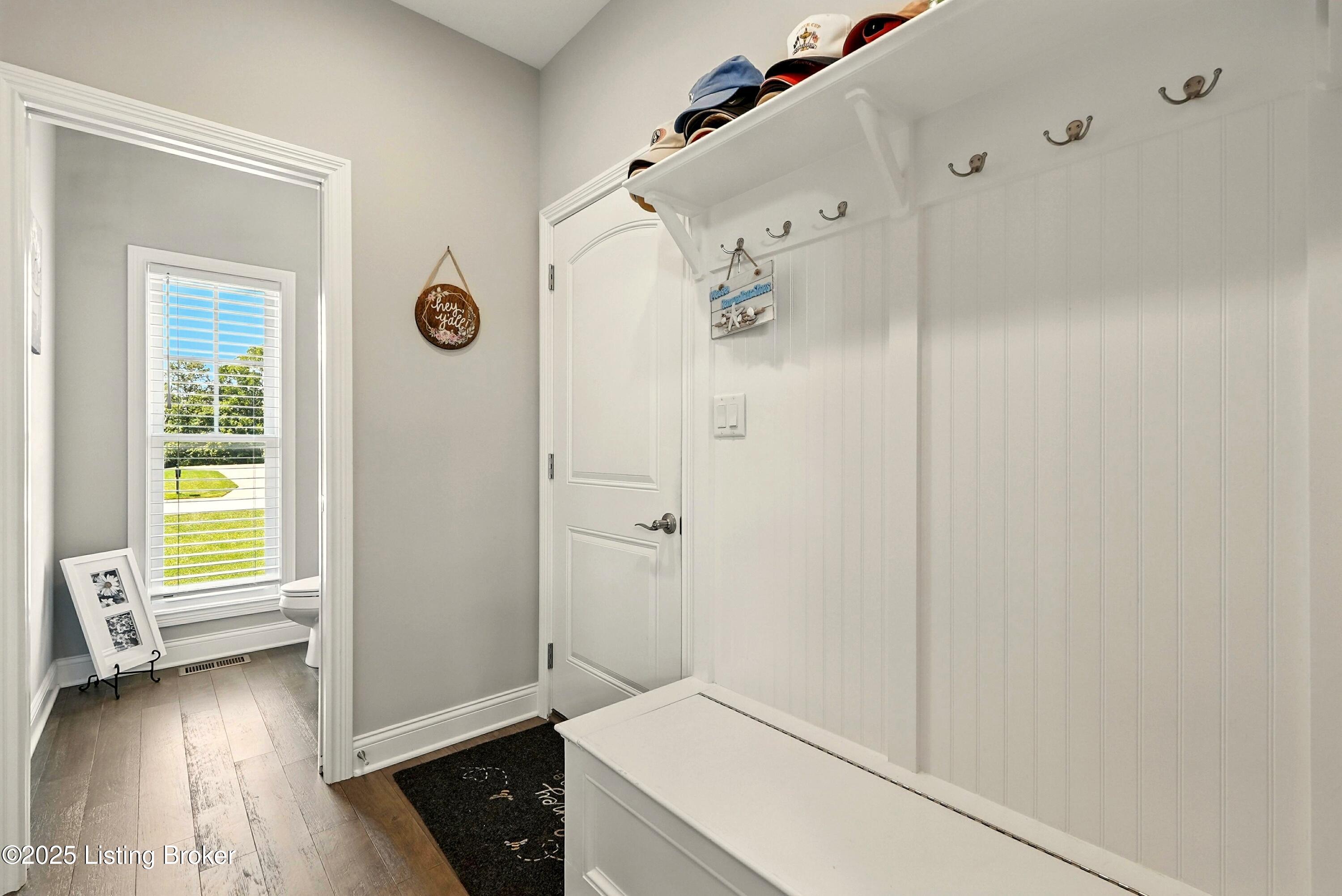 Crestwood, Kentucky, 40014, United States, 5 Bedrooms Bedrooms, ,4 BathroomsBathrooms,Residential,For Sale,1903606