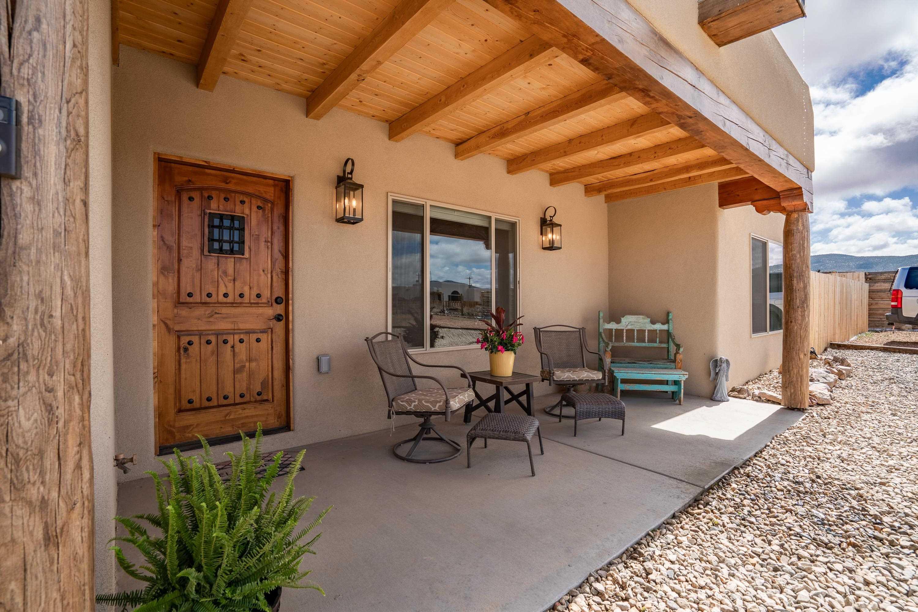 Medina Ln, Taos, NM 87571