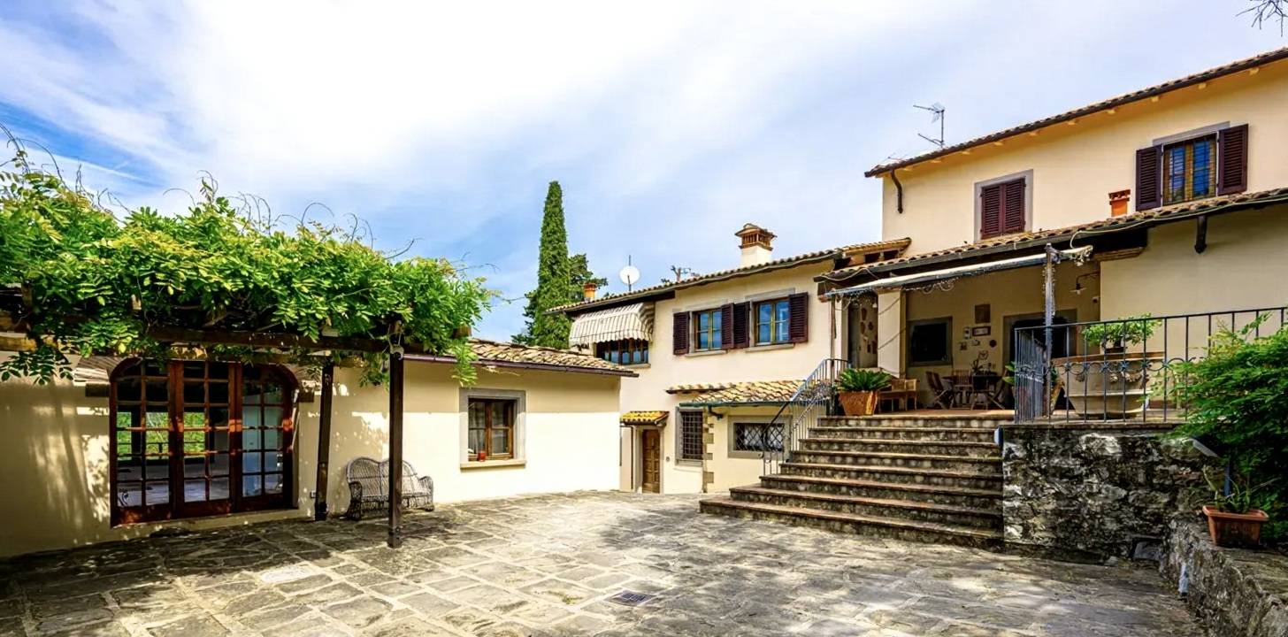 Prato, Prato, 50047, IT, 8 Bedrooms Bedrooms, ,6 BathroomsBathrooms,Residential,For Sale,1991549