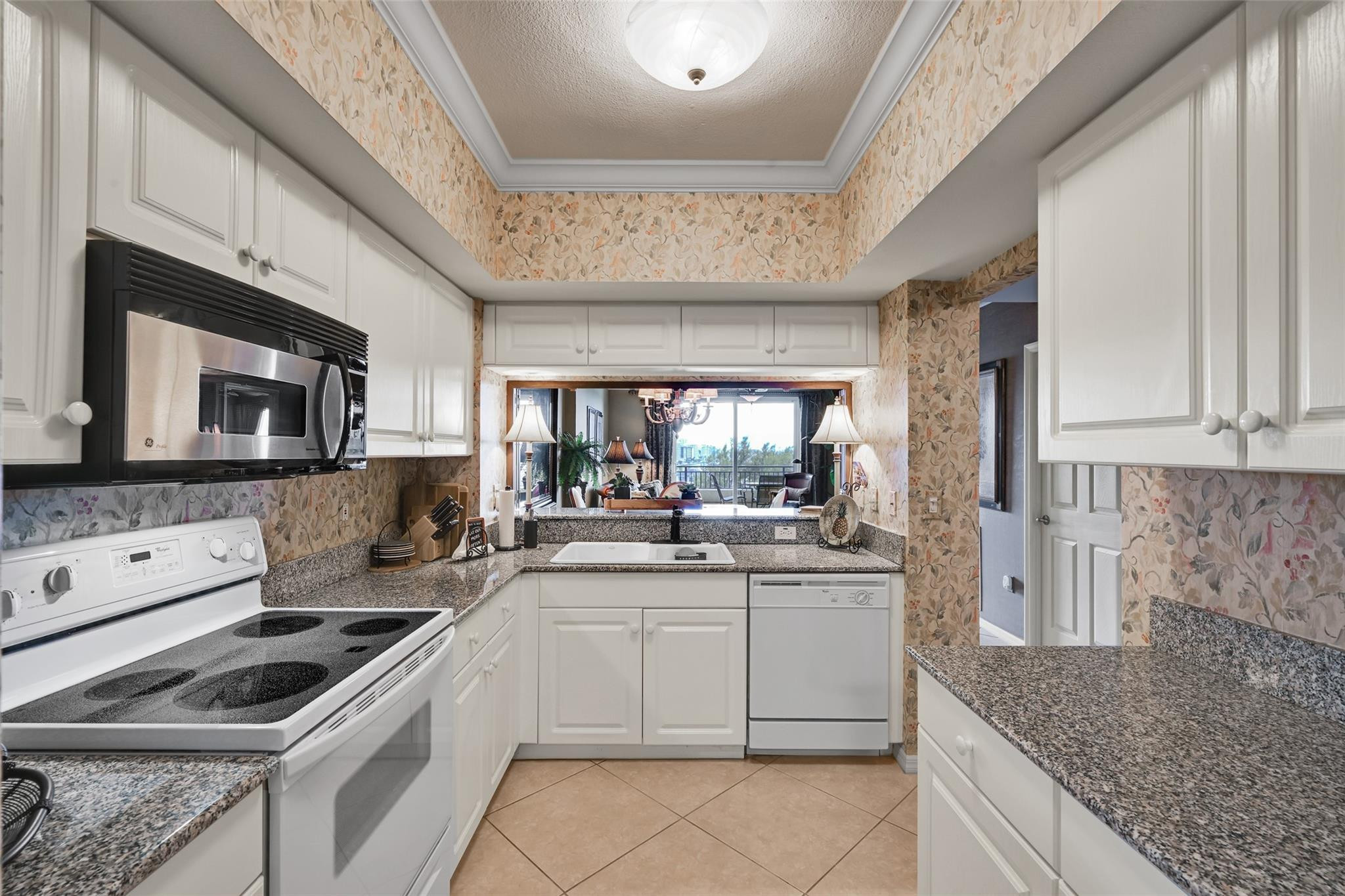 Pompano Beach, Florida, 33062, United States, 2 Bedrooms Bedrooms, ,3 BathroomsBathrooms,Residential,For Sale,2024404