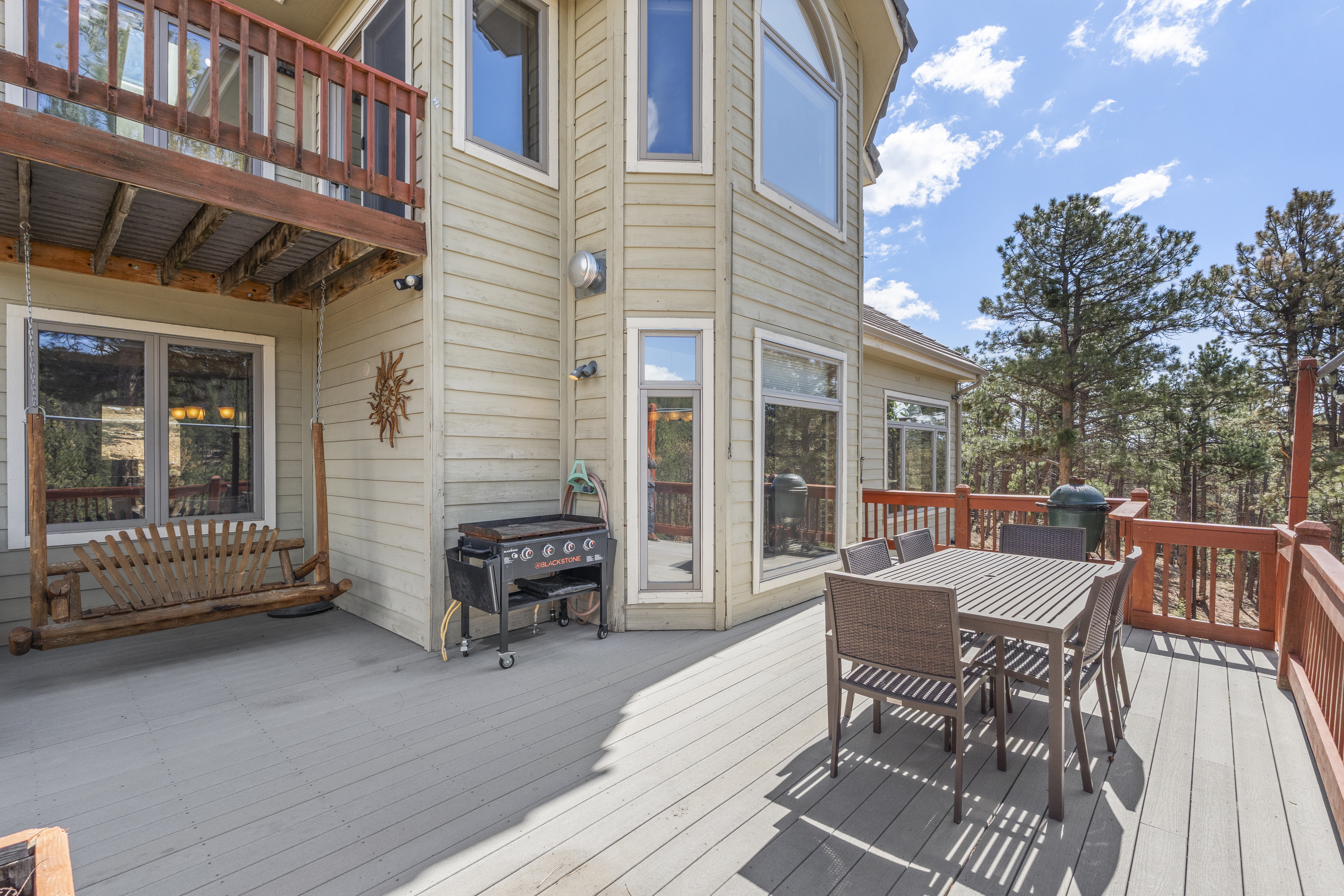 Set on 10+ private acres in the sought-after Ruby Ranch enclave - 物件實景