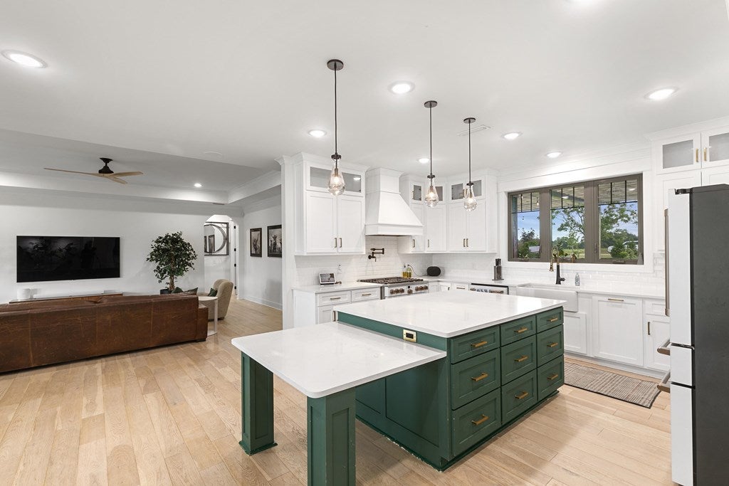 Newton, Alabama, 36352, United States, 4 Bedrooms Bedrooms, ,3 BathroomsBathrooms,Residential,For Sale,1989704