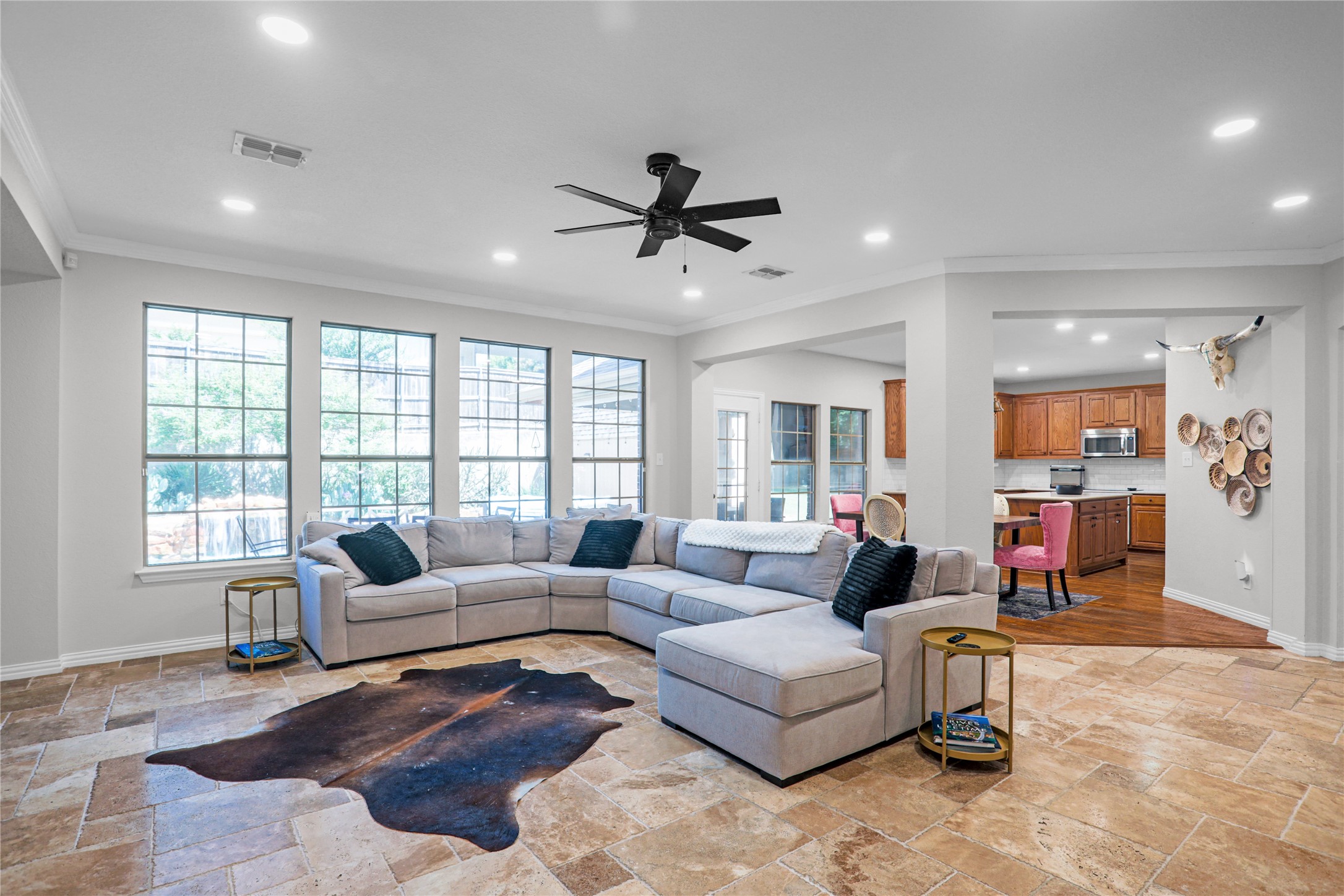 North Richland Hills, Texas, 76180, United States, 5 Bedrooms Bedrooms, ,4 BathroomsBathrooms,Residential,For Sale,1946878