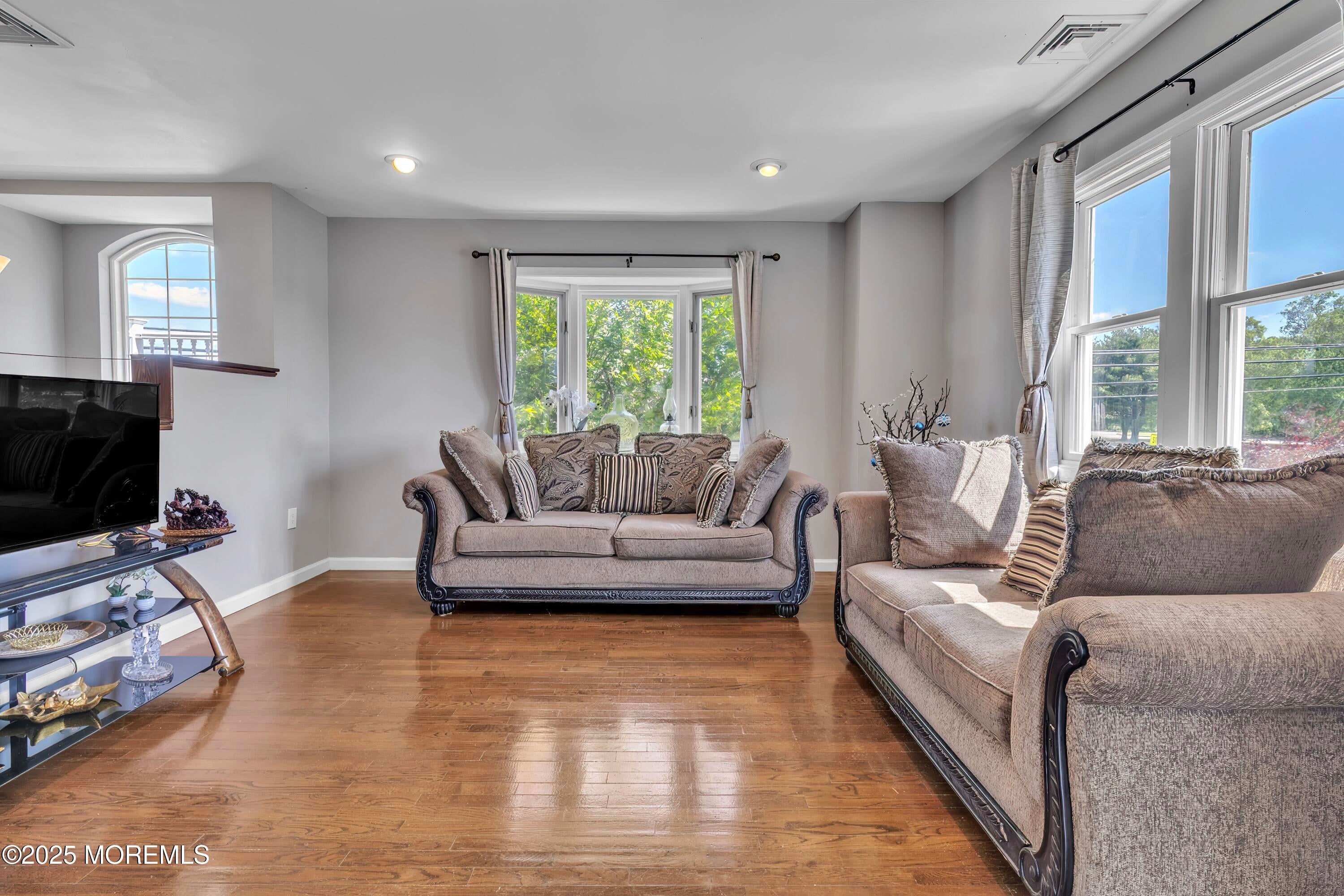 Toms River, New Jersey, 08753, United States, 5 Bedrooms Bedrooms, ,2 BathroomsBathrooms,Residential,For Sale,1996778