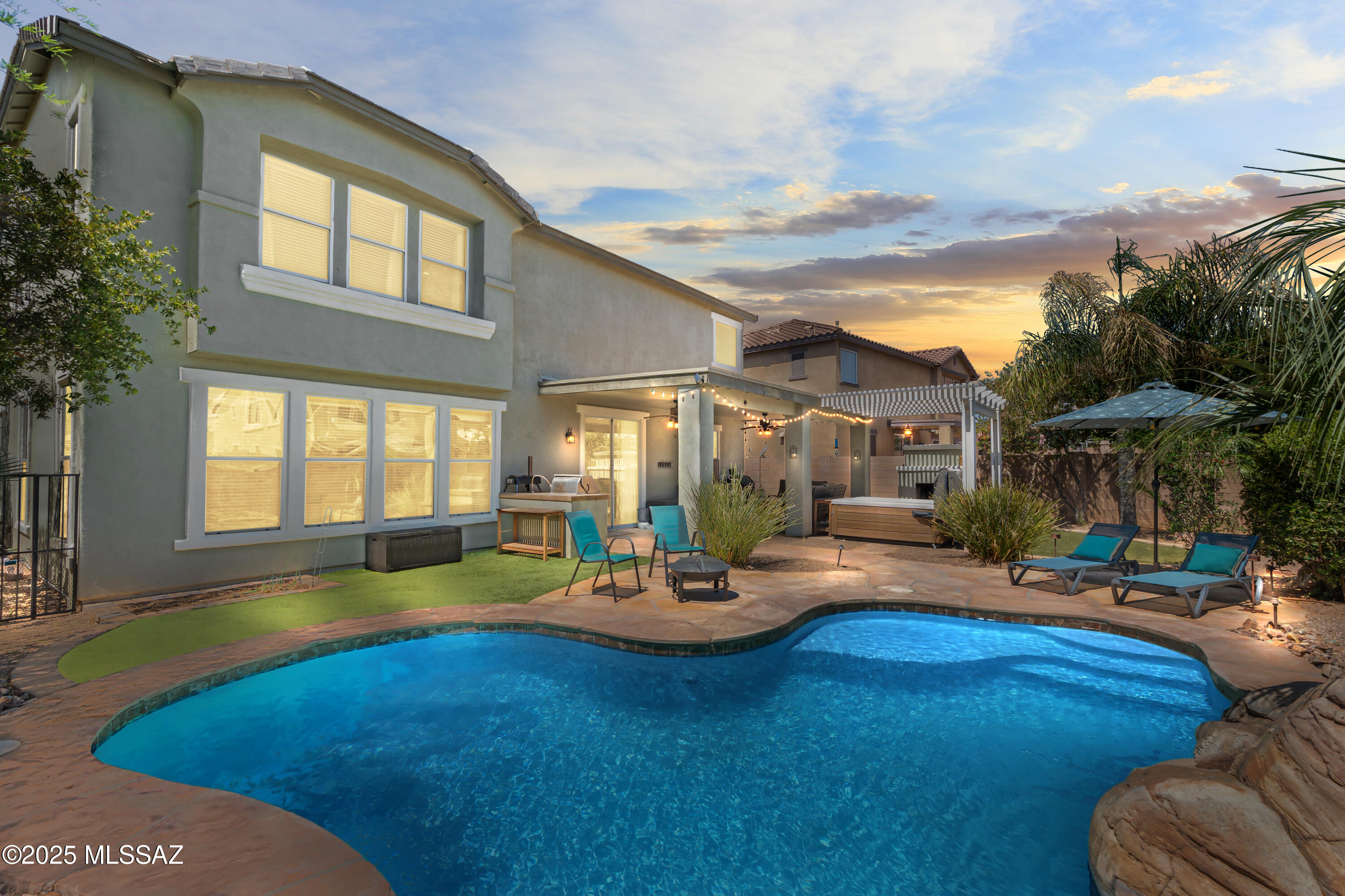Sahuarita, Arizona, 85629, United States, 4 Bedrooms Bedrooms, ,3 BathroomsBathrooms,Residential,For Sale,1827979