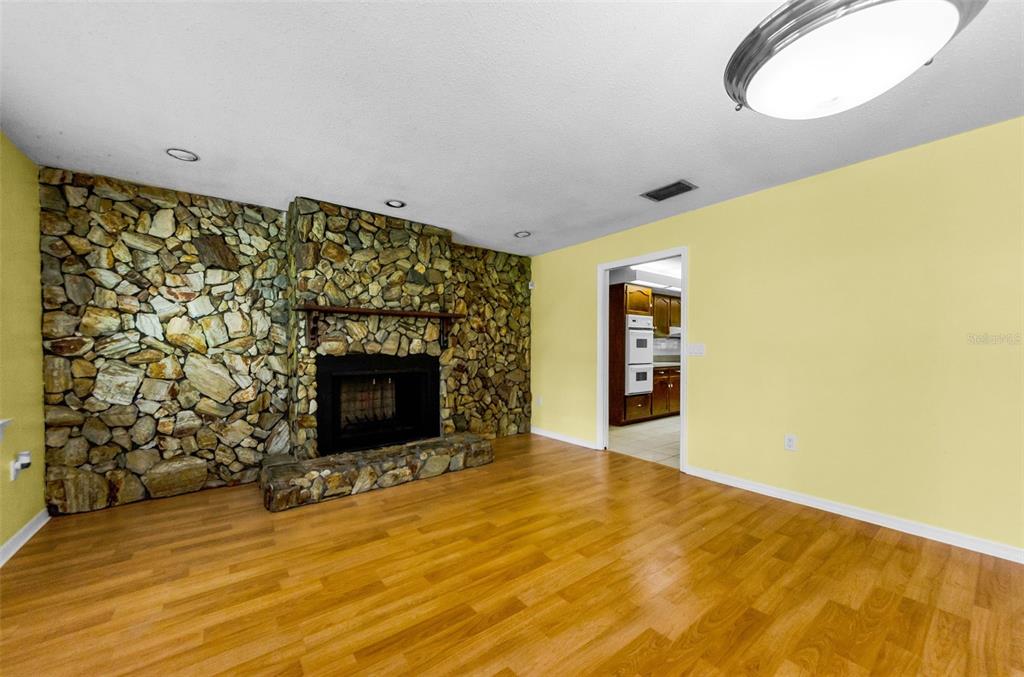Plant City, Florida, 33566, United States, 3 Bedrooms Bedrooms, ,2 BathroomsBathrooms,Residential,For Sale,1932483