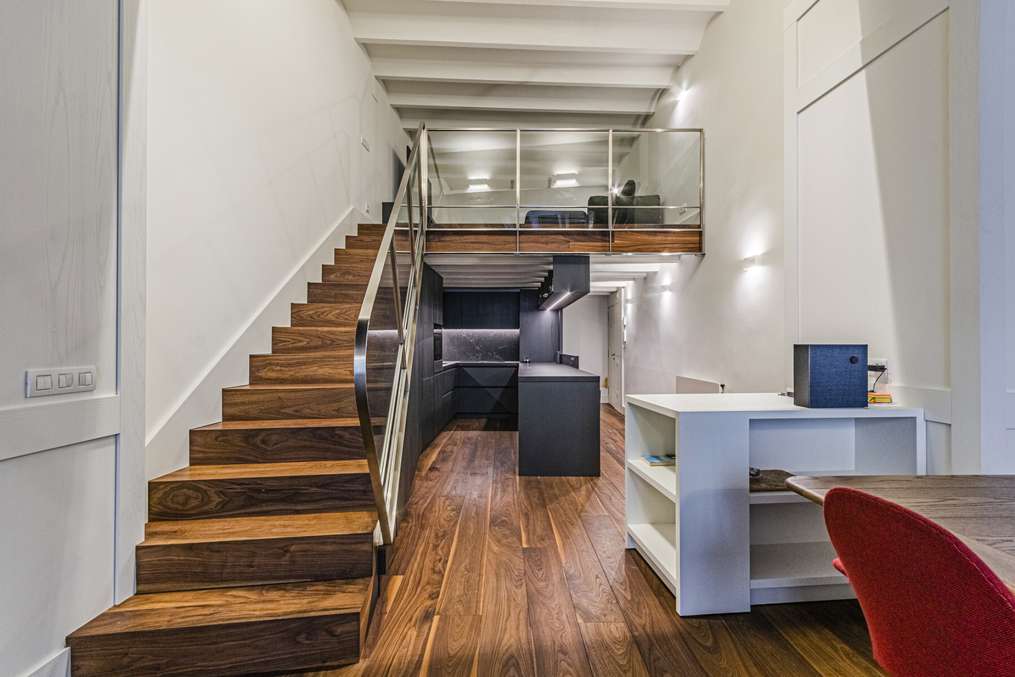  Authentic and medieval apartment with high ceilings in central El Born - 物件實景