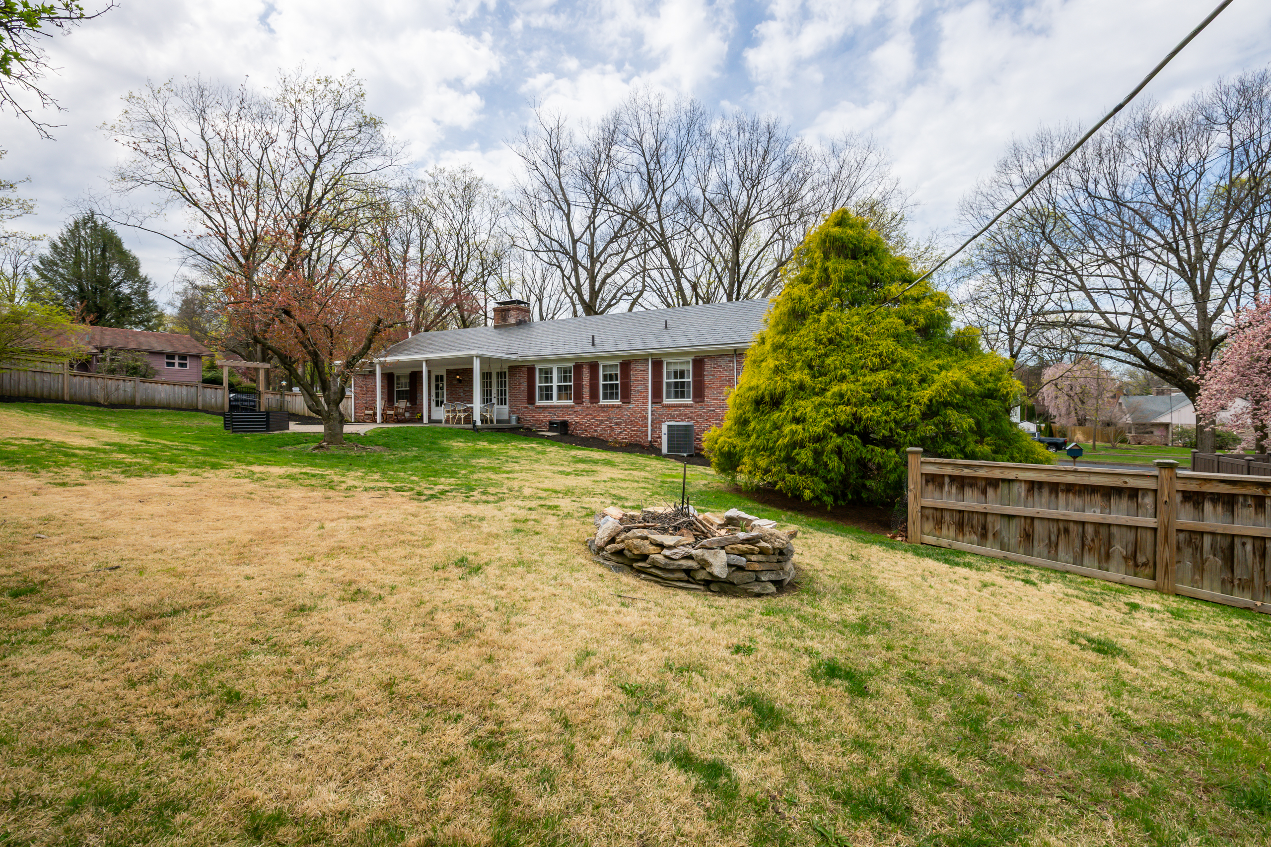 Wyomissing, Pennsylvania, 19610, United States, 4 Bedrooms Bedrooms, ,3 BathroomsBathrooms,Residential,For Sale,1938132