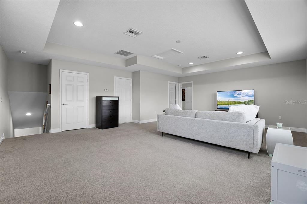 Lakeland, Florida, 33810, United States, 4 Bedrooms Bedrooms, ,3 BathroomsBathrooms,Residential,For Sale,1950901