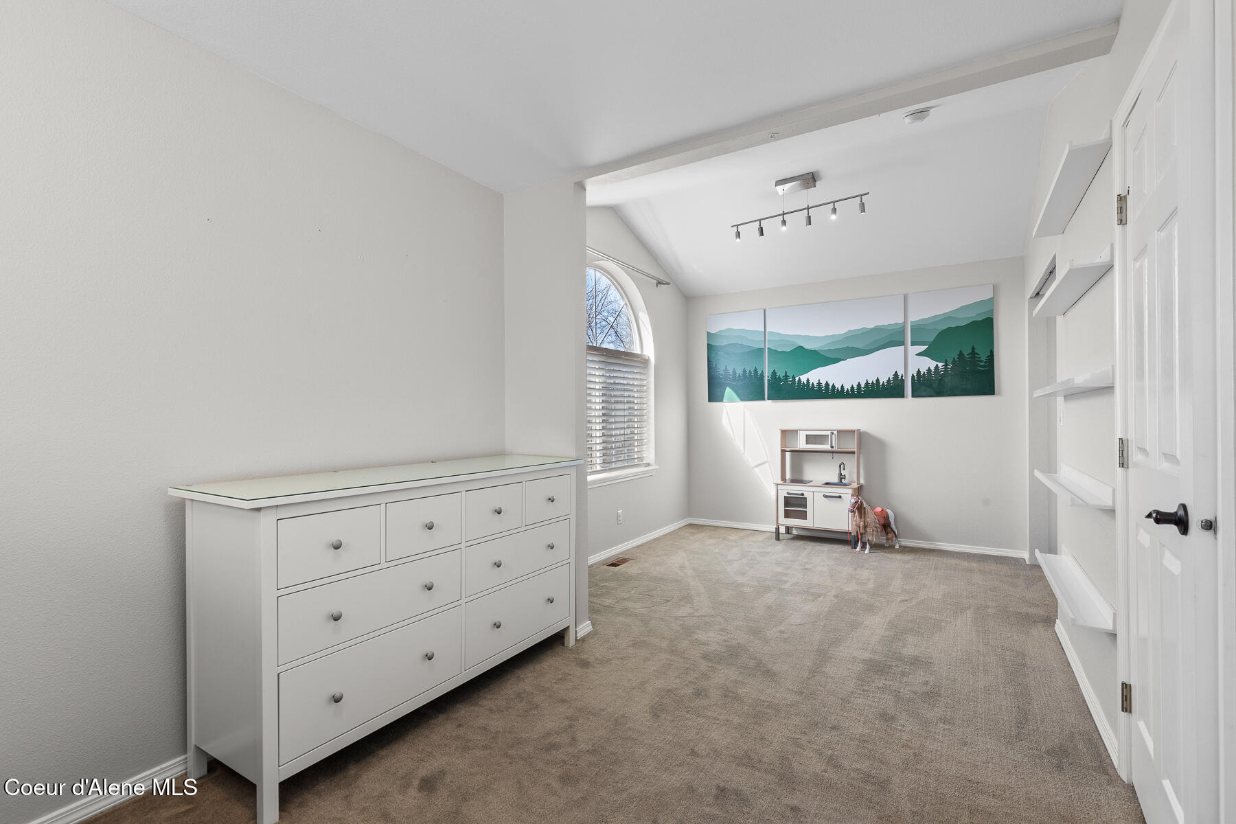 Coeur d'Alene, Idaho, 83815, United States, 5 Bedrooms Bedrooms, ,3 BathroomsBathrooms,Residential,For Sale,1937739