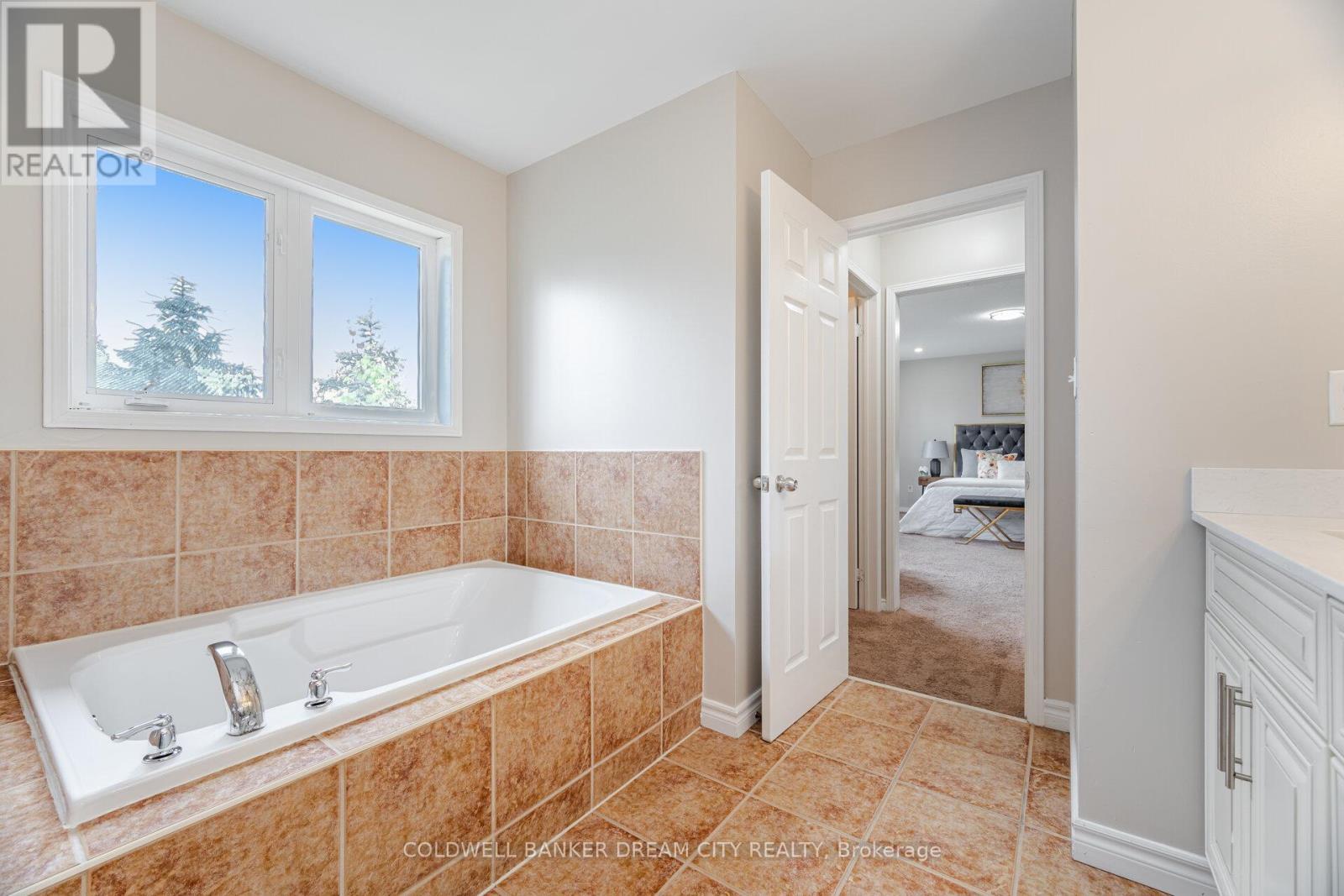 AJAX (NORTHEAST AJAX), Ontario, L1Z 2B9, CA, 5 Bedrooms Bedrooms, ,3 BathroomsBathrooms,Residential,For Sale,1951152