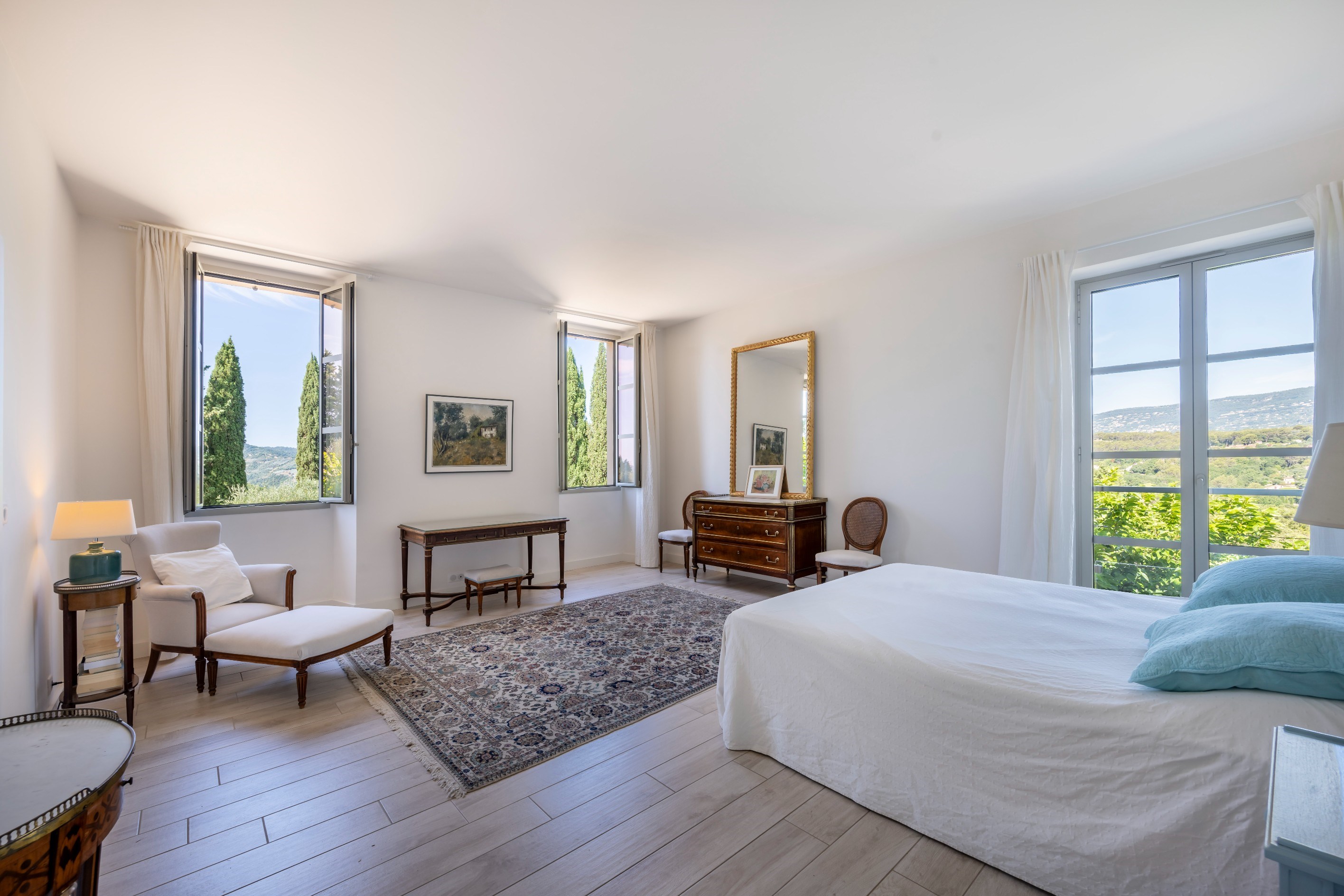  Renovated bastide with annex and swimming pool, 2 hectares in Grasse - 物件實景