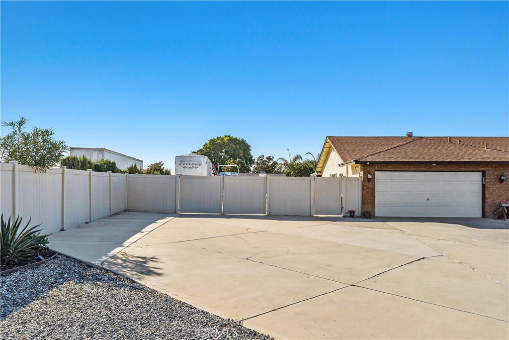 Jurupa Valley, California, 92509, United States, 4 Bedrooms Bedrooms, ,2 BathroomsBathrooms,Residential,For Sale,1987819