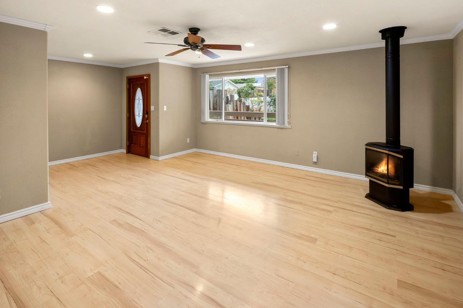 Auburn, California, 95603, United States, 3 Bedrooms Bedrooms, ,2 BathroomsBathrooms,Residential,For Sale,1998771