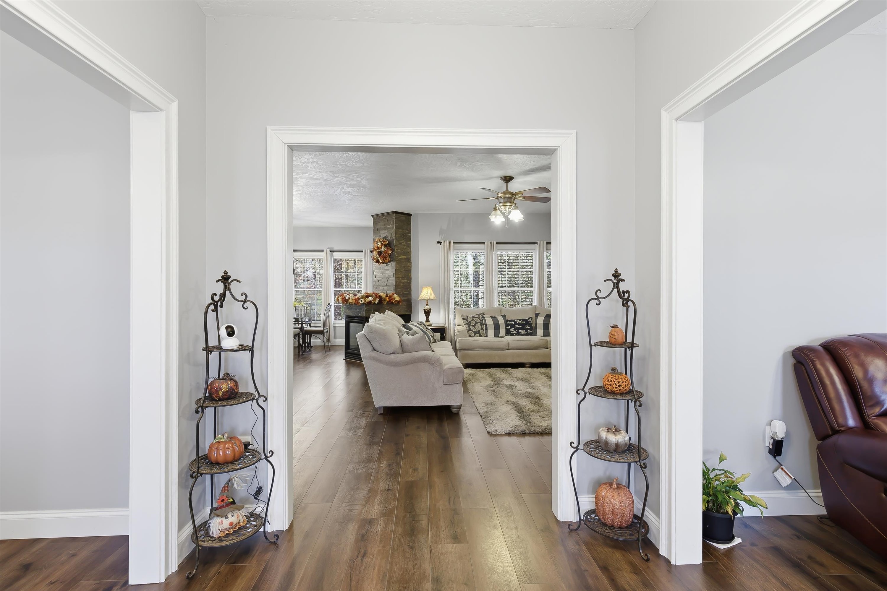 Sevierville, Tennessee, 37876, United States, 2 Bedrooms Bedrooms, ,2 BathroomsBathrooms,Residential,For Sale,1992764