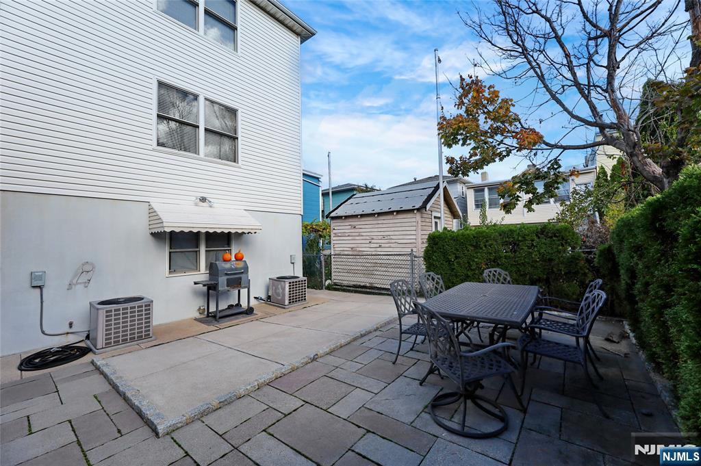 Harrison, New Jersey, 07029, United States, 5 Bedrooms Bedrooms, ,5 BathroomsBathrooms,Residential,For Sale,1985698