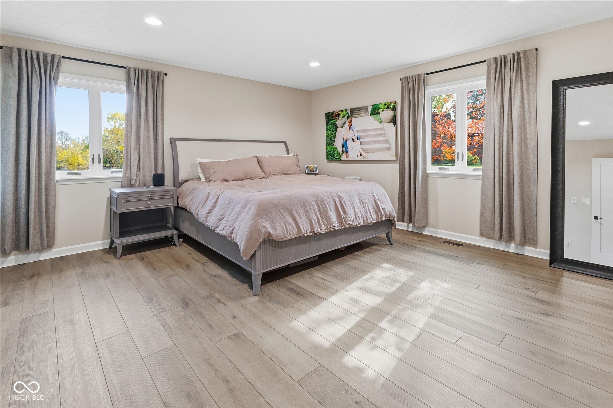 Noblesville, Indiana, 46062, United States, 4 Bedrooms Bedrooms, ,2 BathroomsBathrooms,Residential,For Sale,1987022