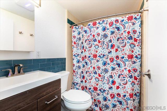 El Cajon, California, 92019, United States, 3 Bedrooms Bedrooms, ,4 BathroomsBathrooms,Residential,For Sale,1872864