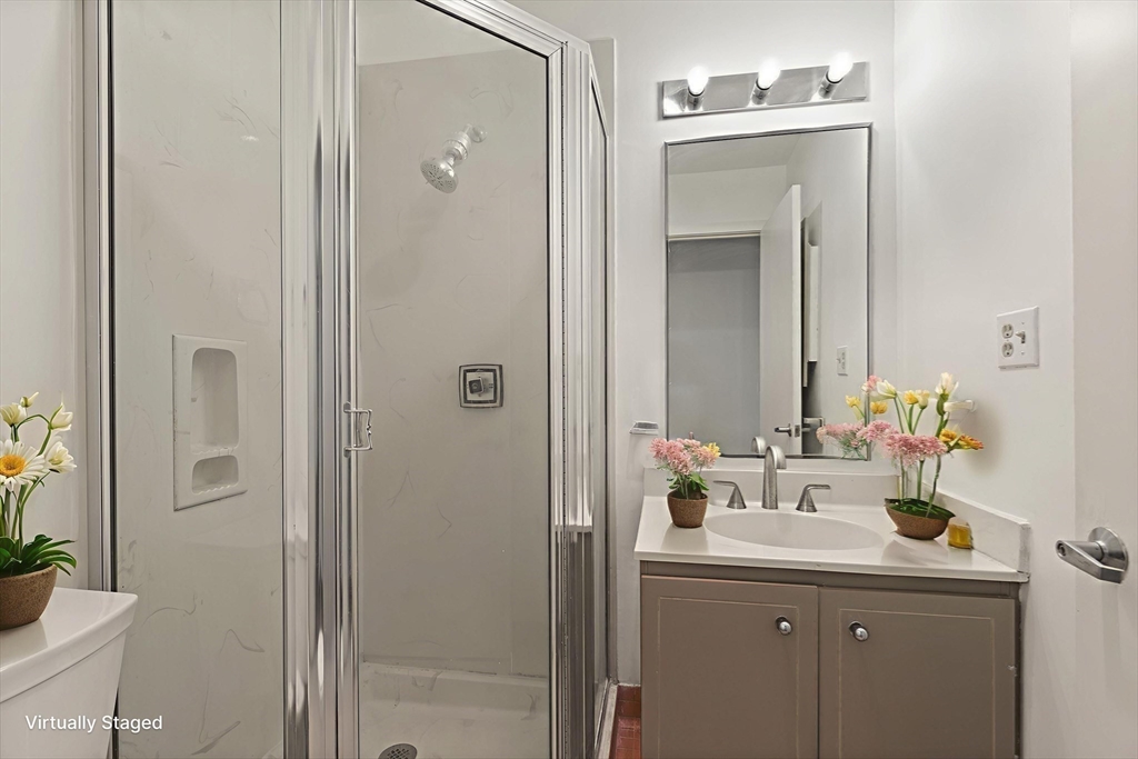 Brookline, Massachusetts, 02446, United States, 2 Bedrooms Bedrooms, ,2 BathroomsBathrooms,Residential,For Sale,1920109