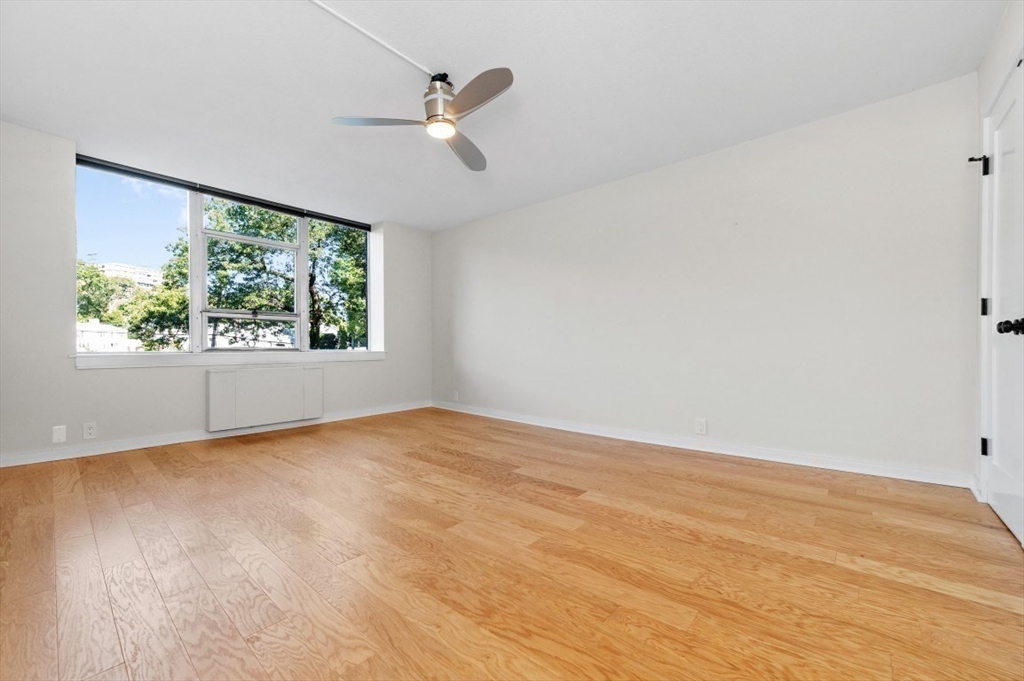 Newton, Massachusetts, 02467, United States, 1 Bedroom Bedrooms, ,2 BathroomsBathrooms,Residential,For Sale,1960805