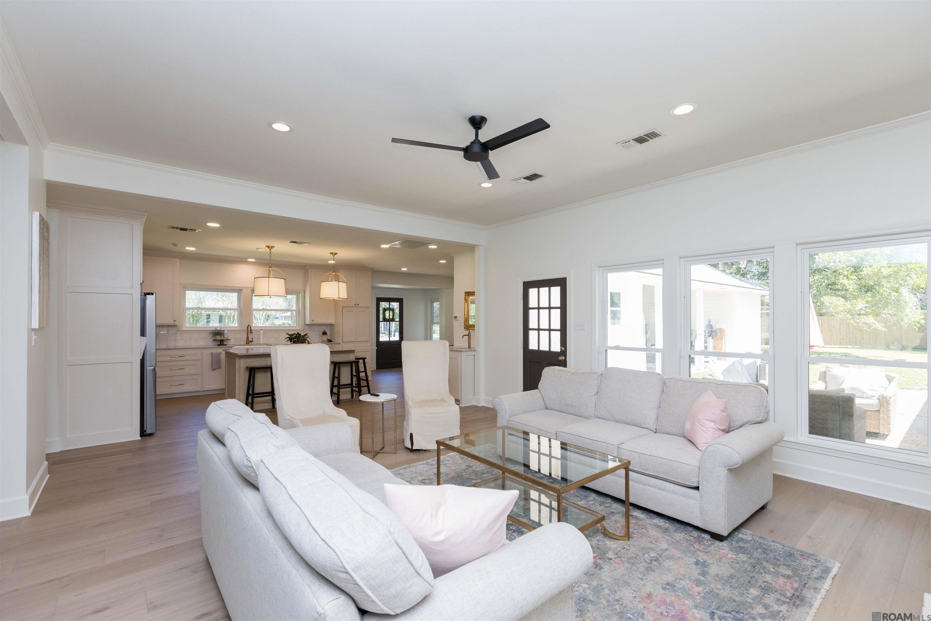 Baton Rouge, Louisiana, 70820, United States, 4 Bedrooms Bedrooms, ,3 BathroomsBathrooms,Residential,For Sale,1980276