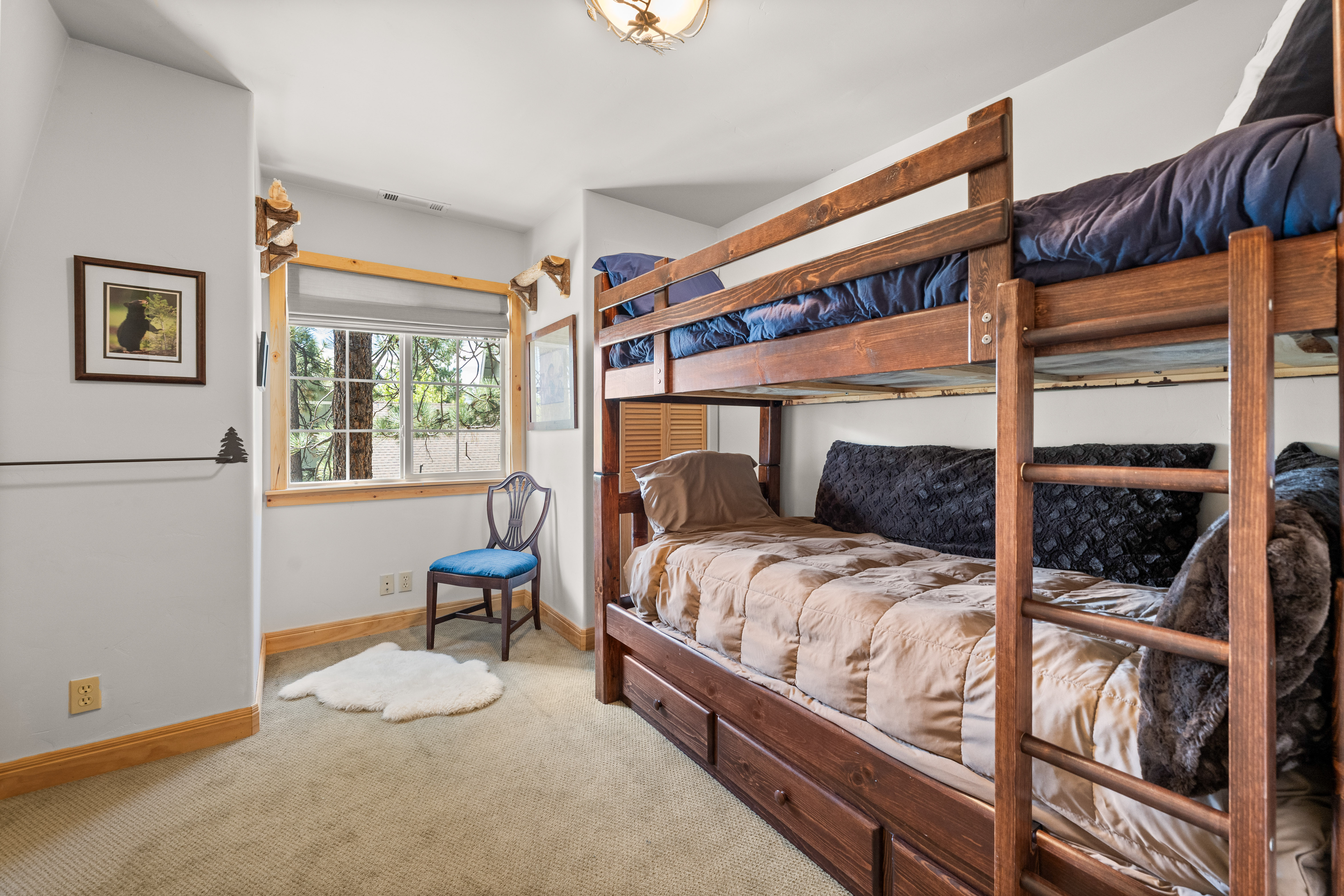  1099 Crags Lane, Fawnskin, CA 92333 - 物件實景