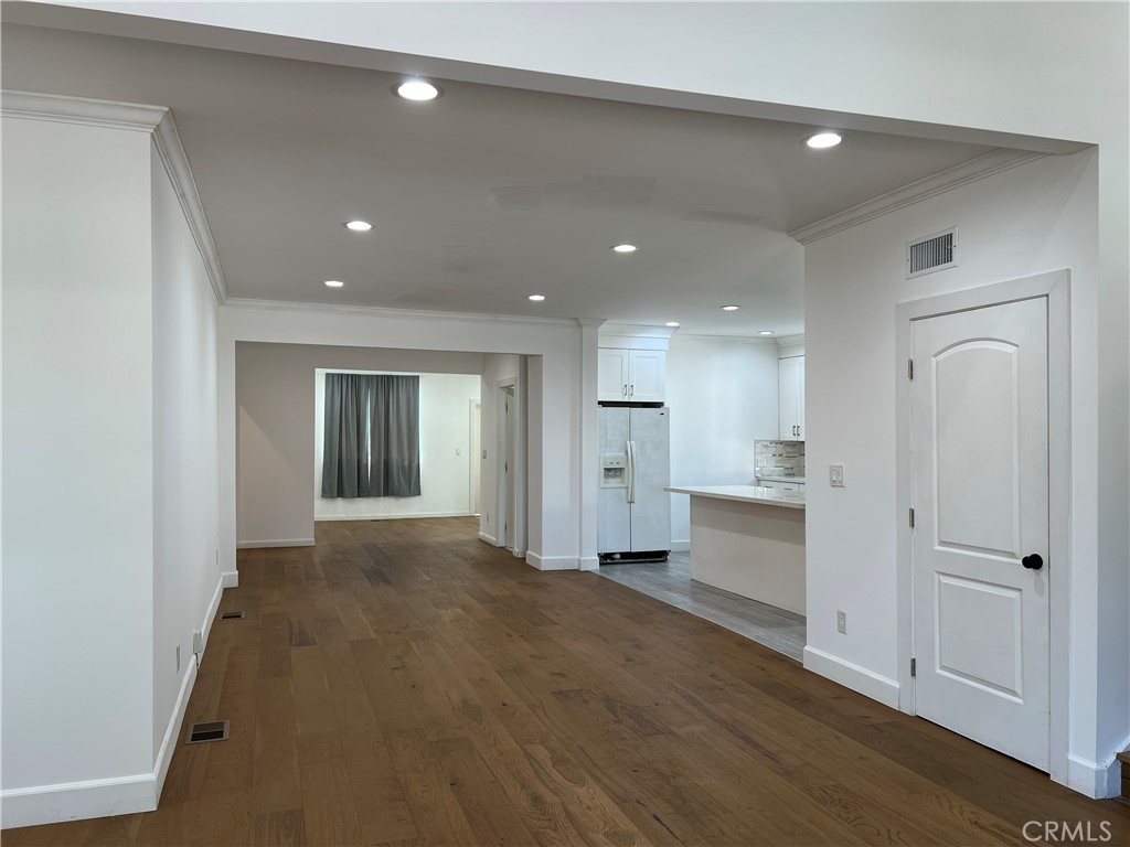 Los Angeles, California, 90019, United States, 5 Bedrooms Bedrooms, ,4 BathroomsBathrooms,Residential,For Sale,2005991