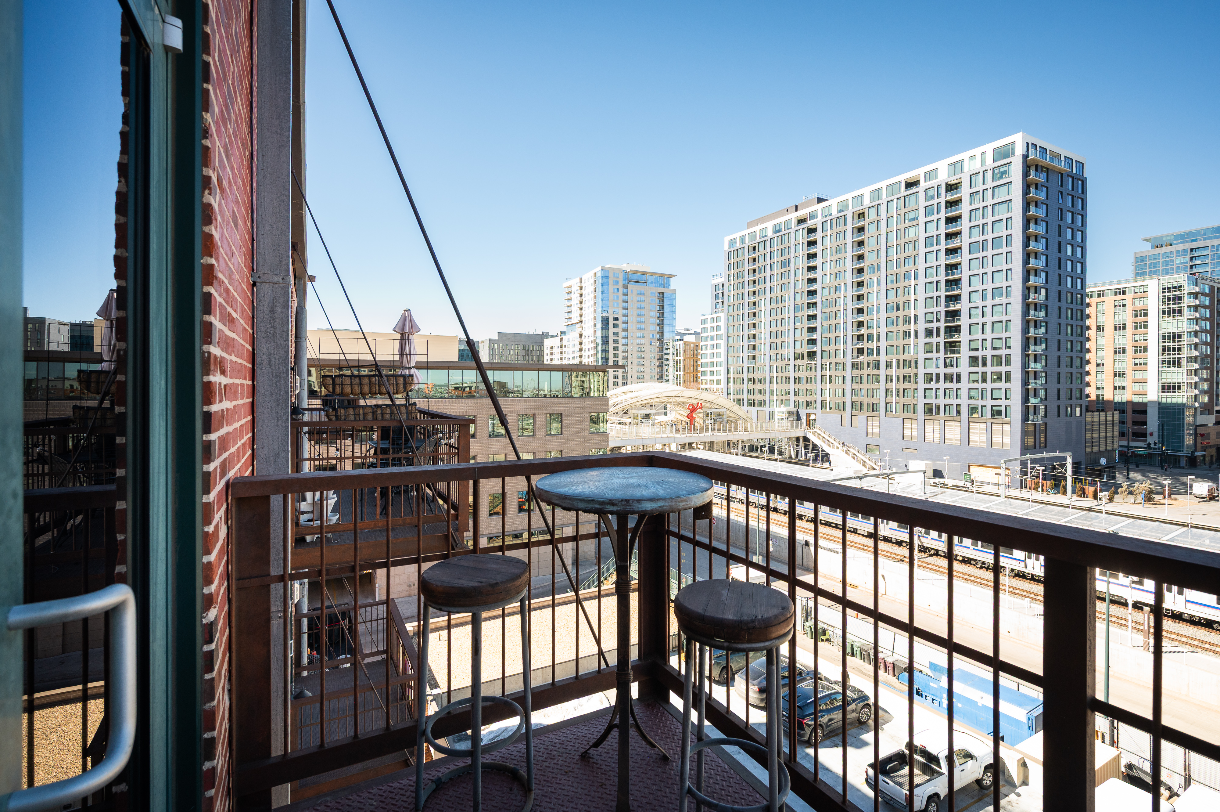  Unit 518 Occupies the Top Floor of the Ice House Lofts - 物件實景