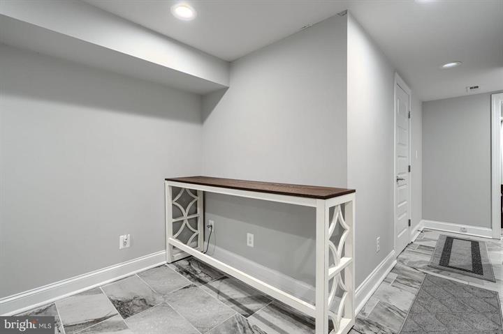 Baltimore, Maryland, 21230, United States, 5 Bedrooms Bedrooms, ,7 BathroomsBathrooms,Residential,For Sale,1920297