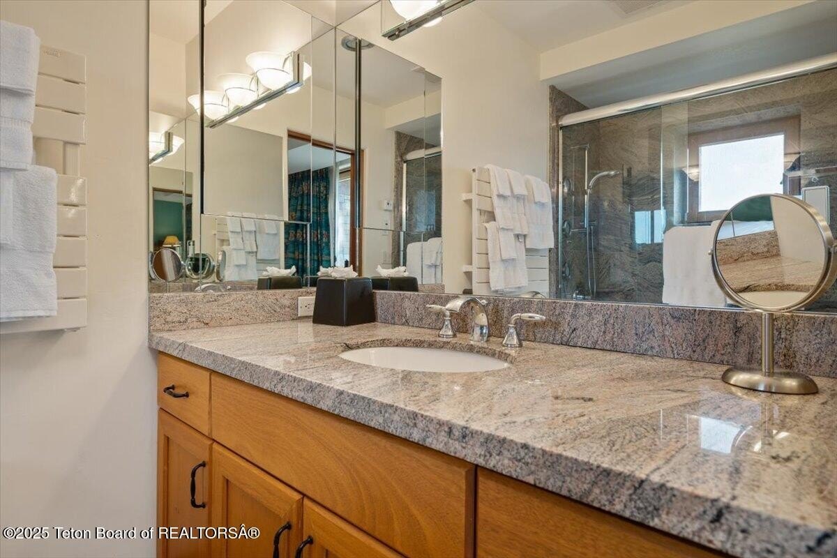 Jackson, Wyoming, 83001, United States, 4 Bedrooms Bedrooms, ,5 BathroomsBathrooms,Residential,For Sale,1979061