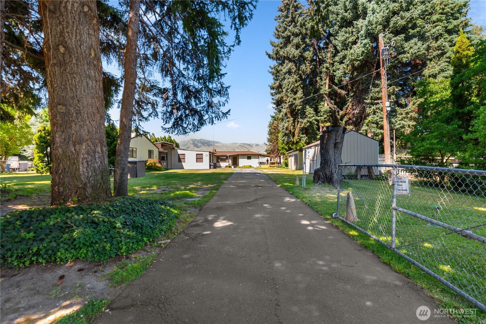 East Wenatchee, Washington, 98802, United States, 3 Bedrooms Bedrooms, ,1 BathroomBathrooms,Residential,For Sale,1890394