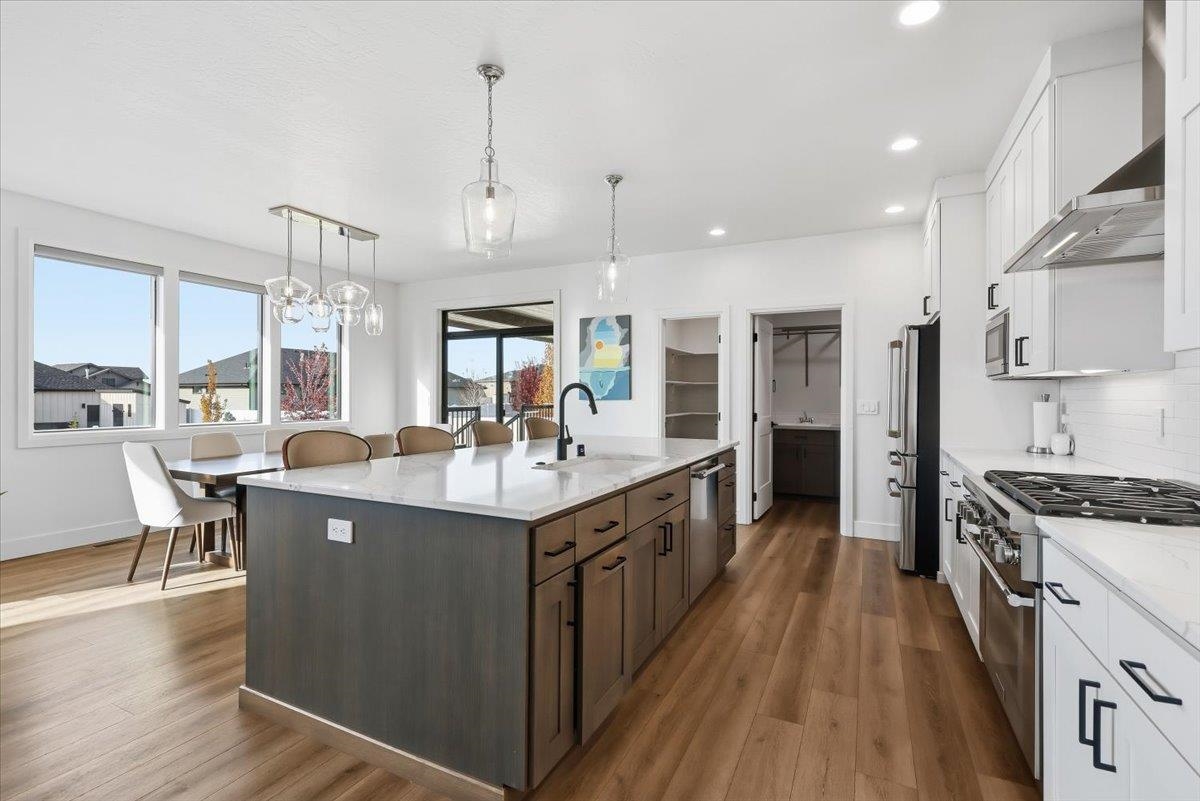 Spokane, Washington, 99208, United States, 5 Bedrooms Bedrooms, ,3 BathroomsBathrooms,Residential,For Sale,1992809