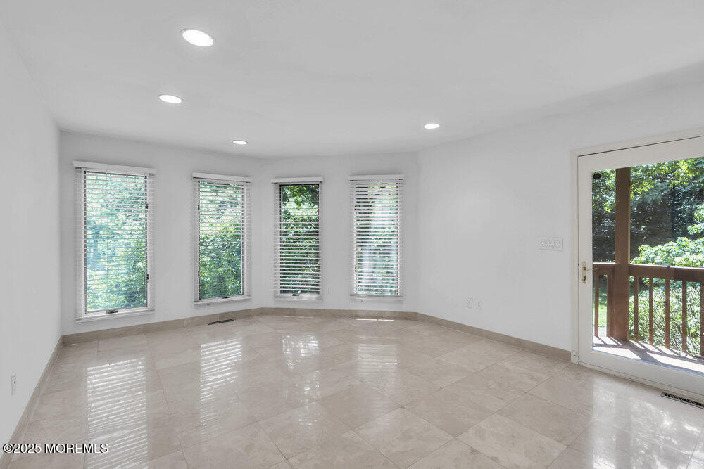 Red Bank, New Jersey, 07701, United States, 3 Bedrooms Bedrooms, ,5 BathroomsBathrooms,Residential,For Sale,1938827