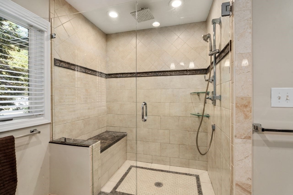 Halifax, Massachusetts, 02338, United States, 3 Bedrooms Bedrooms, ,3 BathroomsBathrooms,Residential,For Sale,1938860