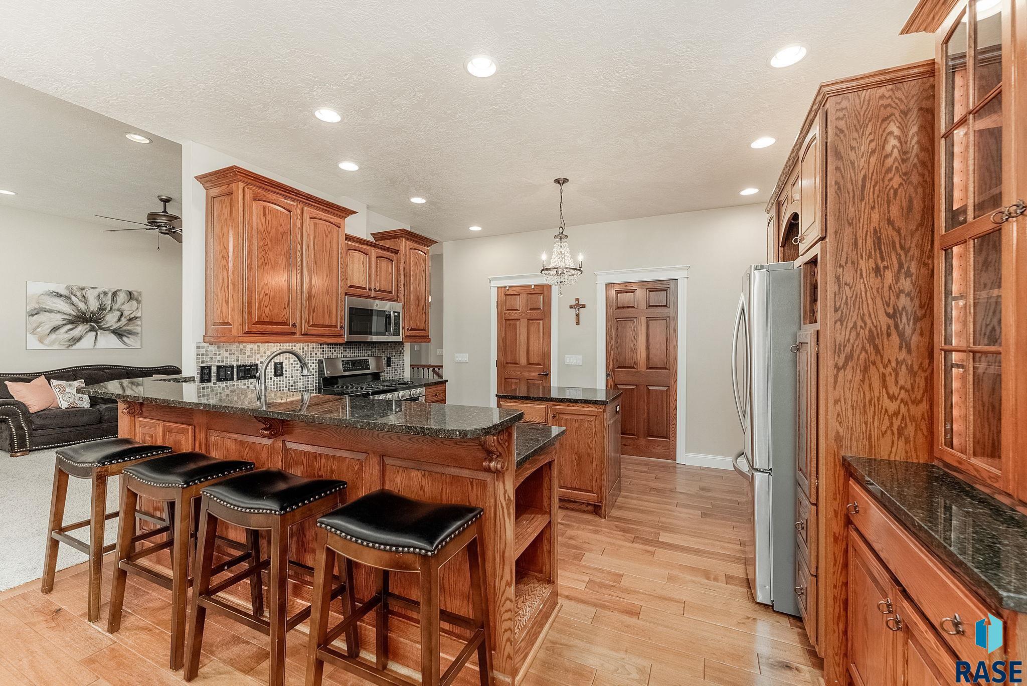 Sioux Falls, South Dakota, 57106, United States, 5 Bedrooms Bedrooms, ,3 BathroomsBathrooms,Residential,For Sale,1926717
