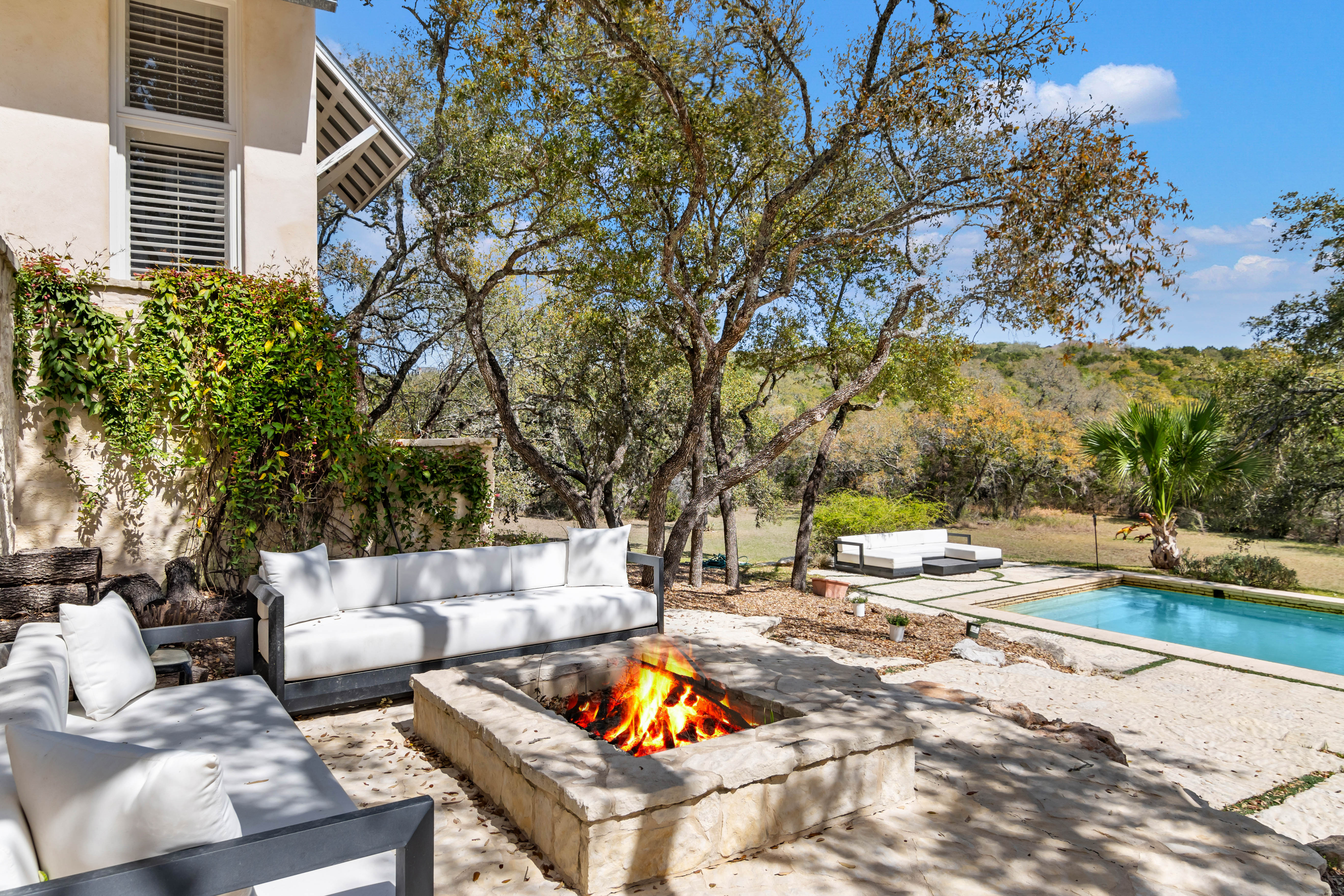  Hill Country Estate with Privacy and Presence - 物件實景