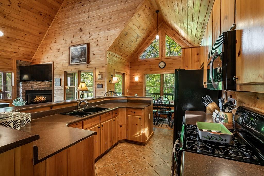 Mineral Bluff, Georgia, 30559, United States, 3 Bedrooms Bedrooms, ,3 BathroomsBathrooms,Residential,For Sale,1805584