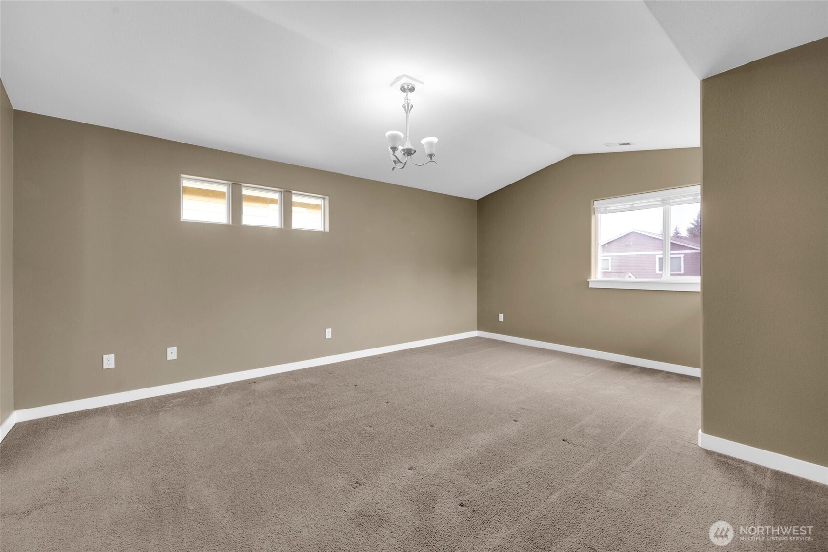 Puyallup, Washington, 98375, United States, 4 Bedrooms Bedrooms, ,3 BathroomsBathrooms,Residential,For Sale,1983972