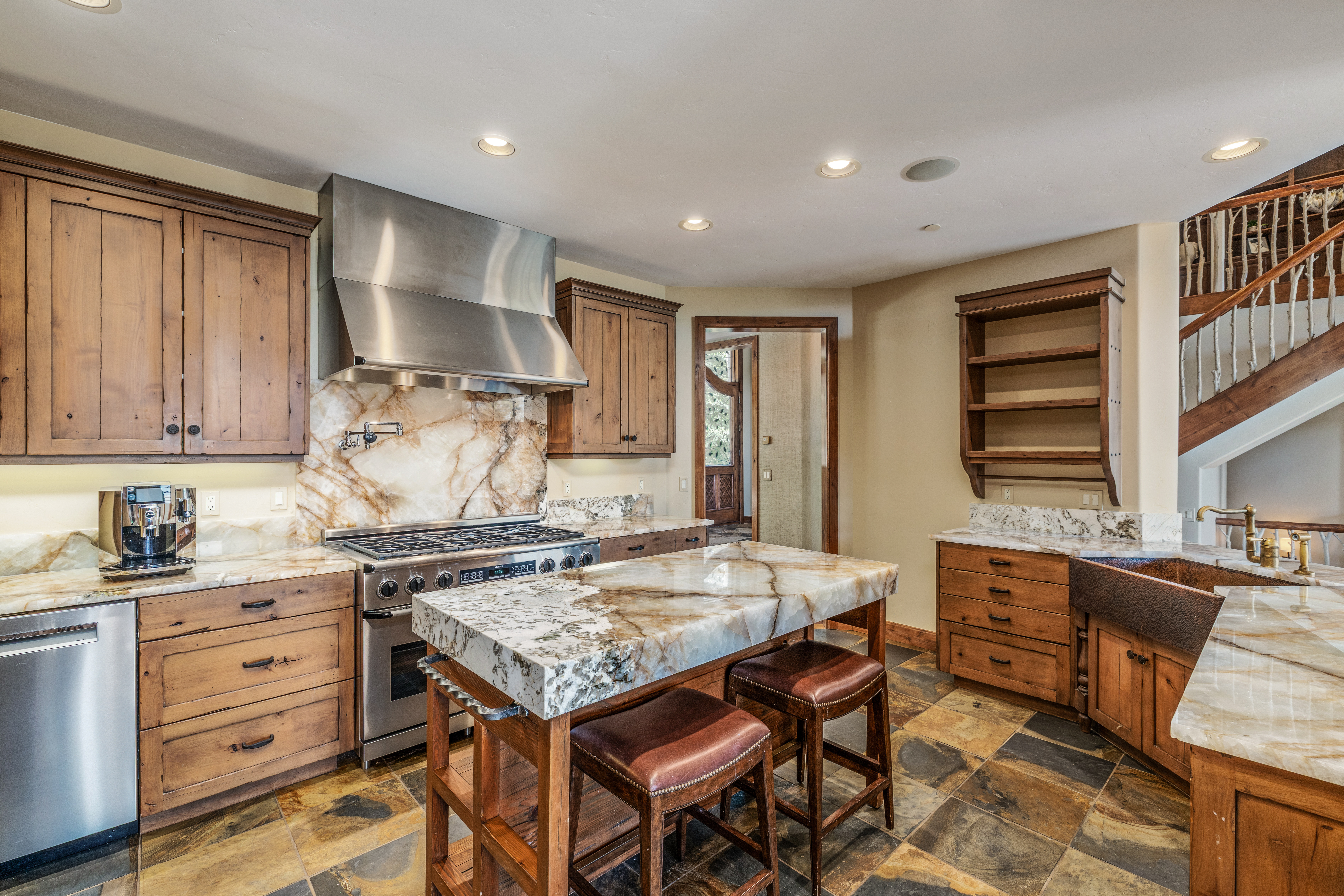  317 Elk Woods is the Kind of Mountain Estate that Earns its Setting - 物件實景