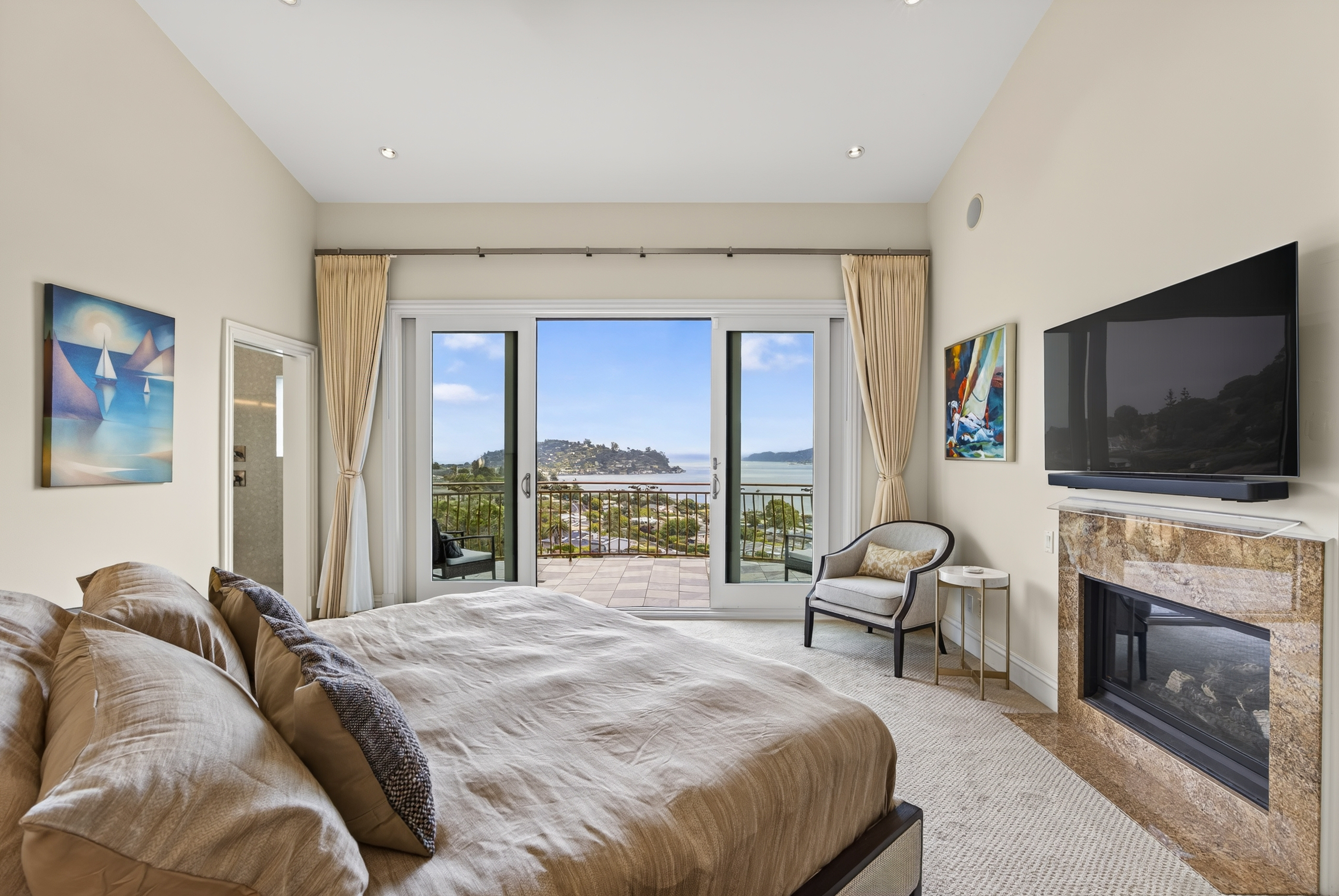  Luxury Living Overlooking the Bay - 物件實景