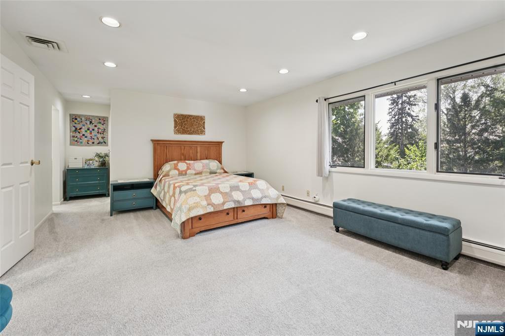 Englewood, New Jersey, 07631, United States, 3 Bedrooms Bedrooms, ,3 BathroomsBathrooms,Residential,For Sale,1925830