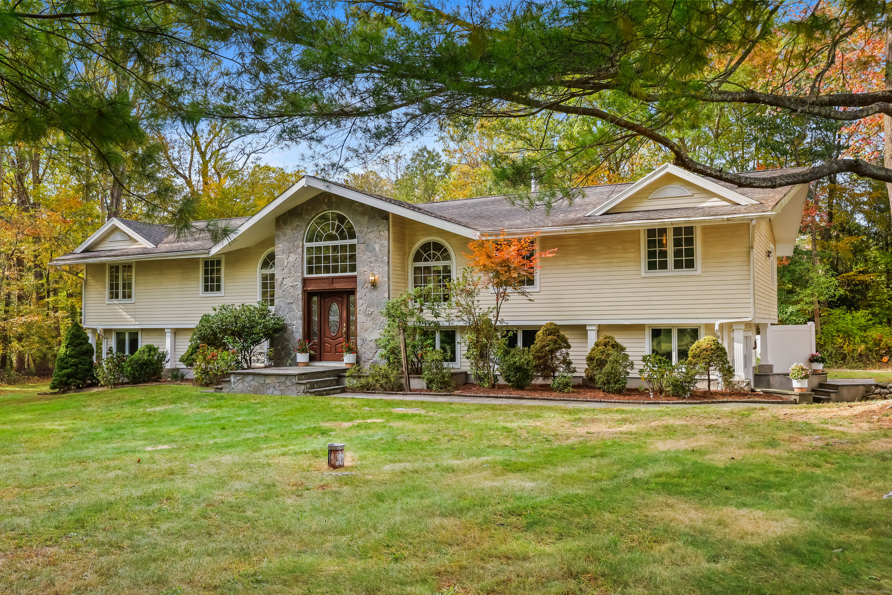 Fairfield, Connecticut, 06880, United States, 3 Bedrooms Bedrooms, ,3 BathroomsBathrooms,Residential,For Sale,1992139
