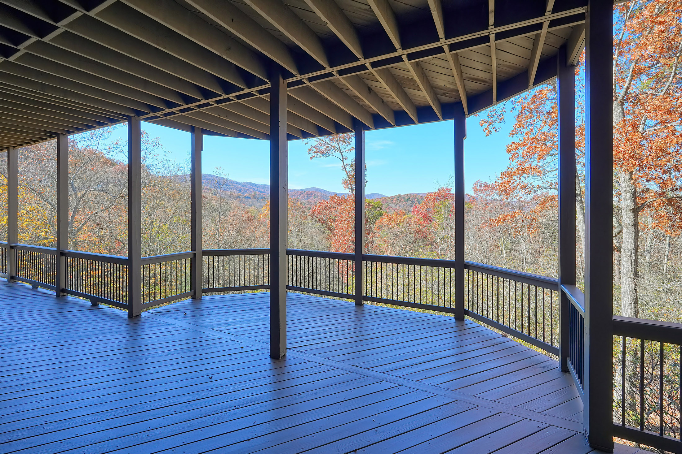  Stunning Interiors Meet Breathtaking Mountain Views in Big Canoe - 物件實景