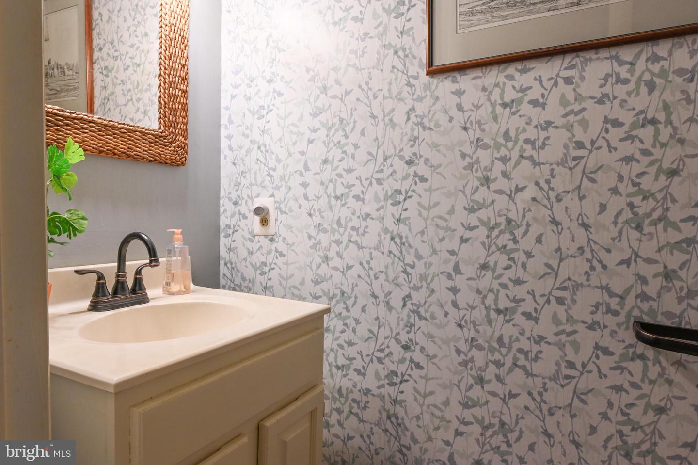 Easton, Maryland, 21601, United States, 5 Bedrooms Bedrooms, ,4 BathroomsBathrooms,Residential,For Sale,2002273