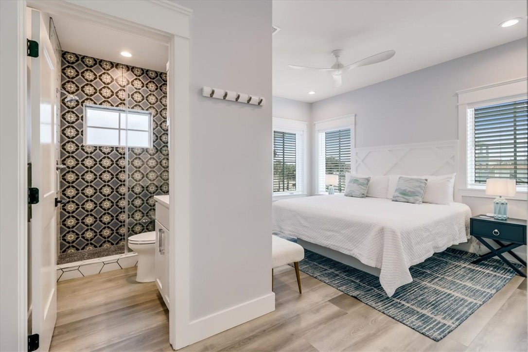 Port Aransas, Texas, 78373, United States, 6 Bedrooms Bedrooms, ,5 BathroomsBathrooms,Residential,For Sale,1829566