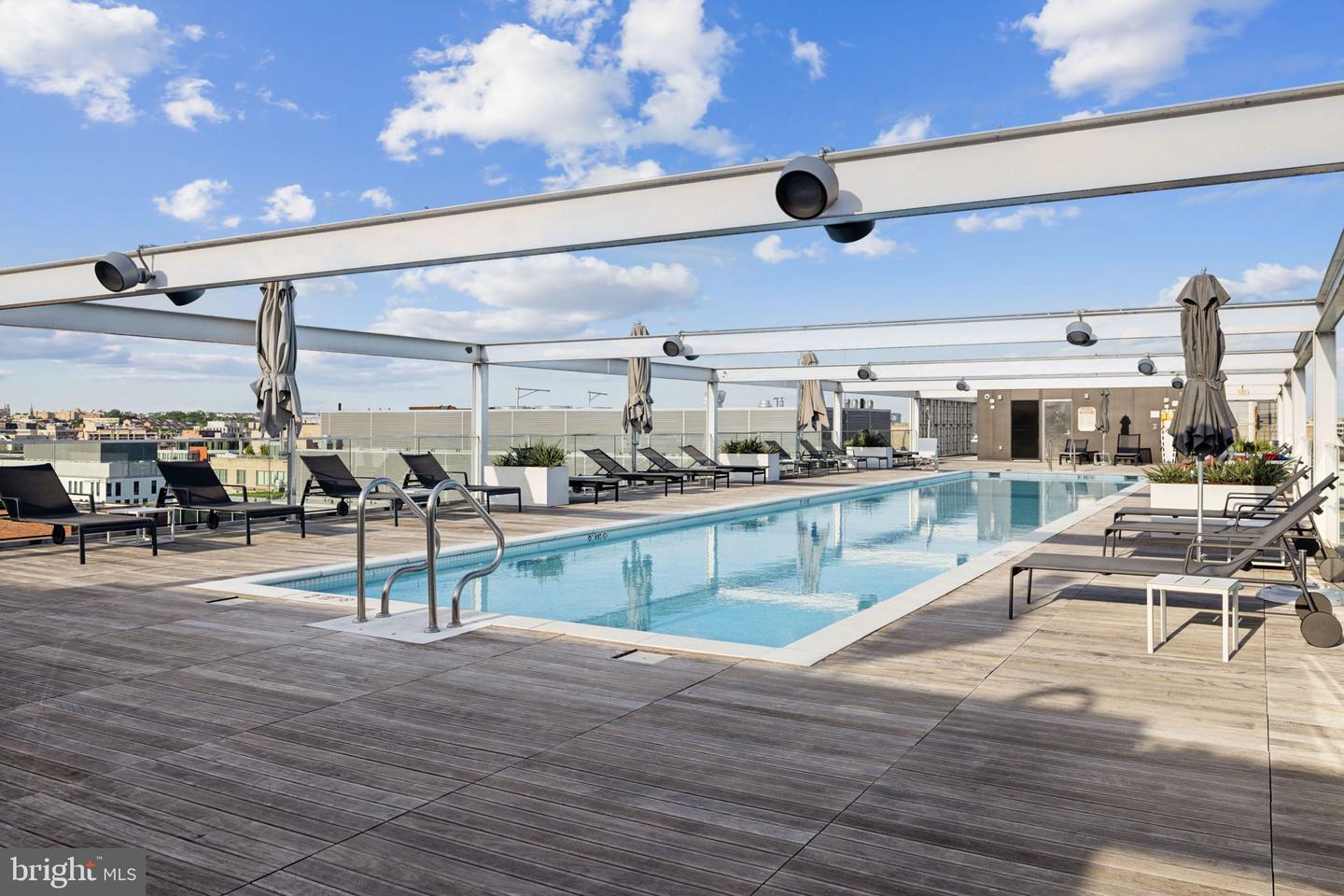 Washington, District of Columbia, 20037, United States, 3 Bedrooms Bedrooms, ,3 BathroomsBathrooms,Residential,For Sale,1961771